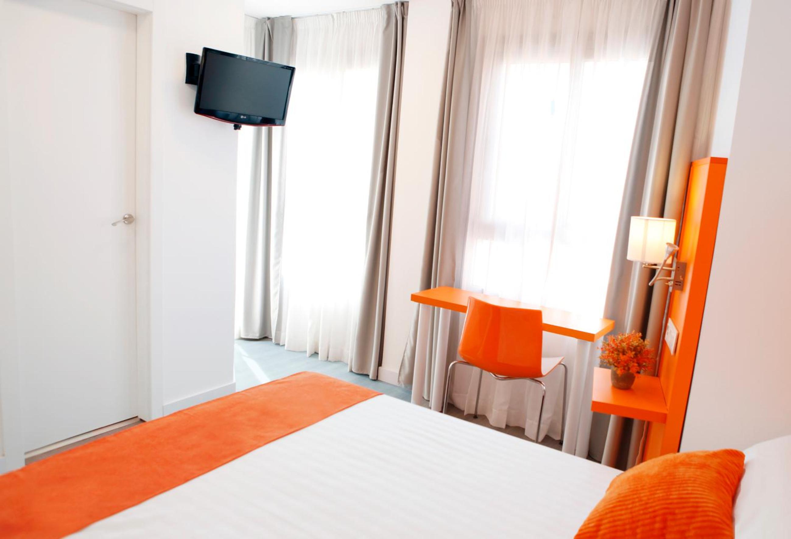 Double Room - Photo 5