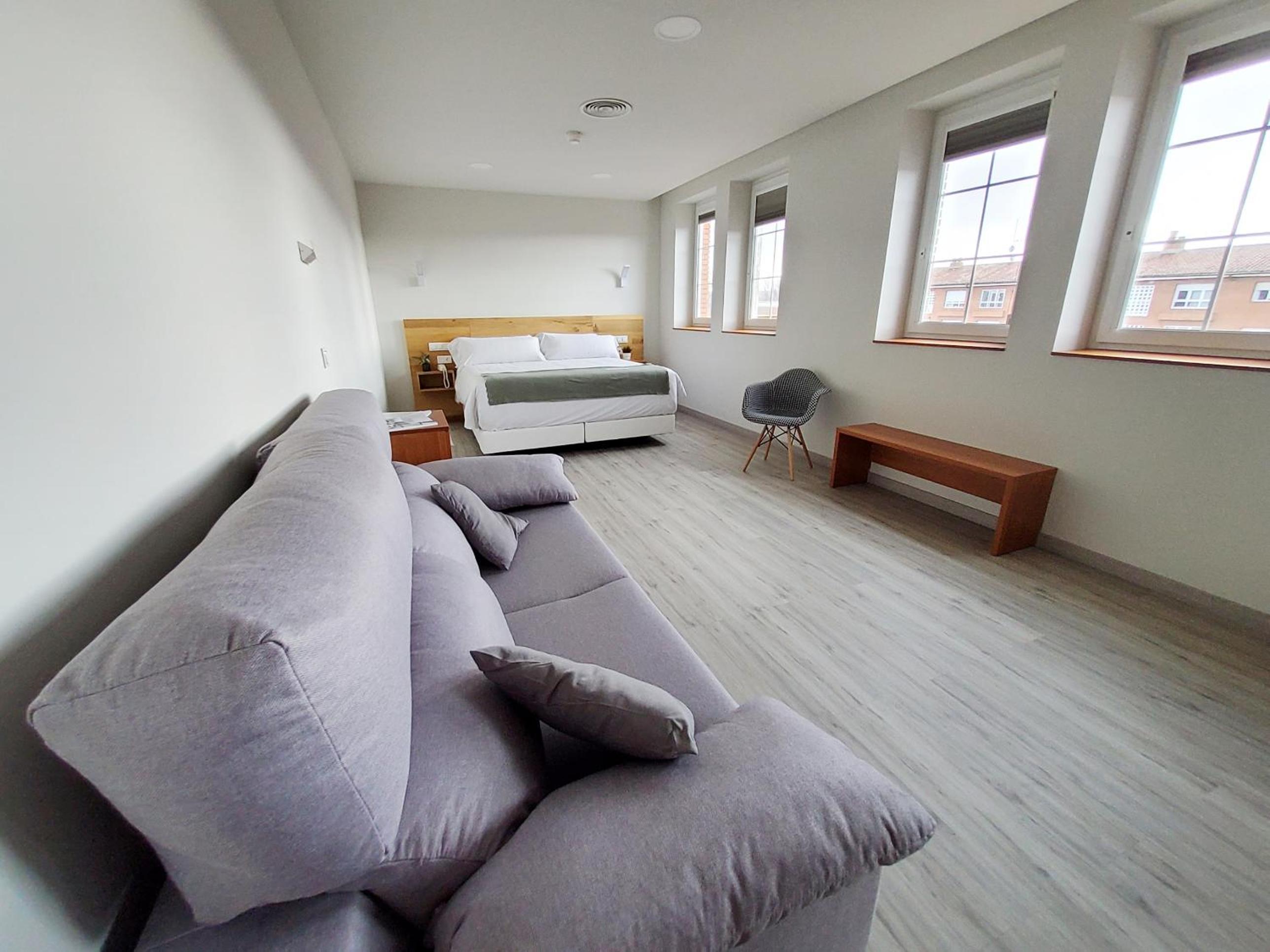 Standard Triple Room - Photo 1