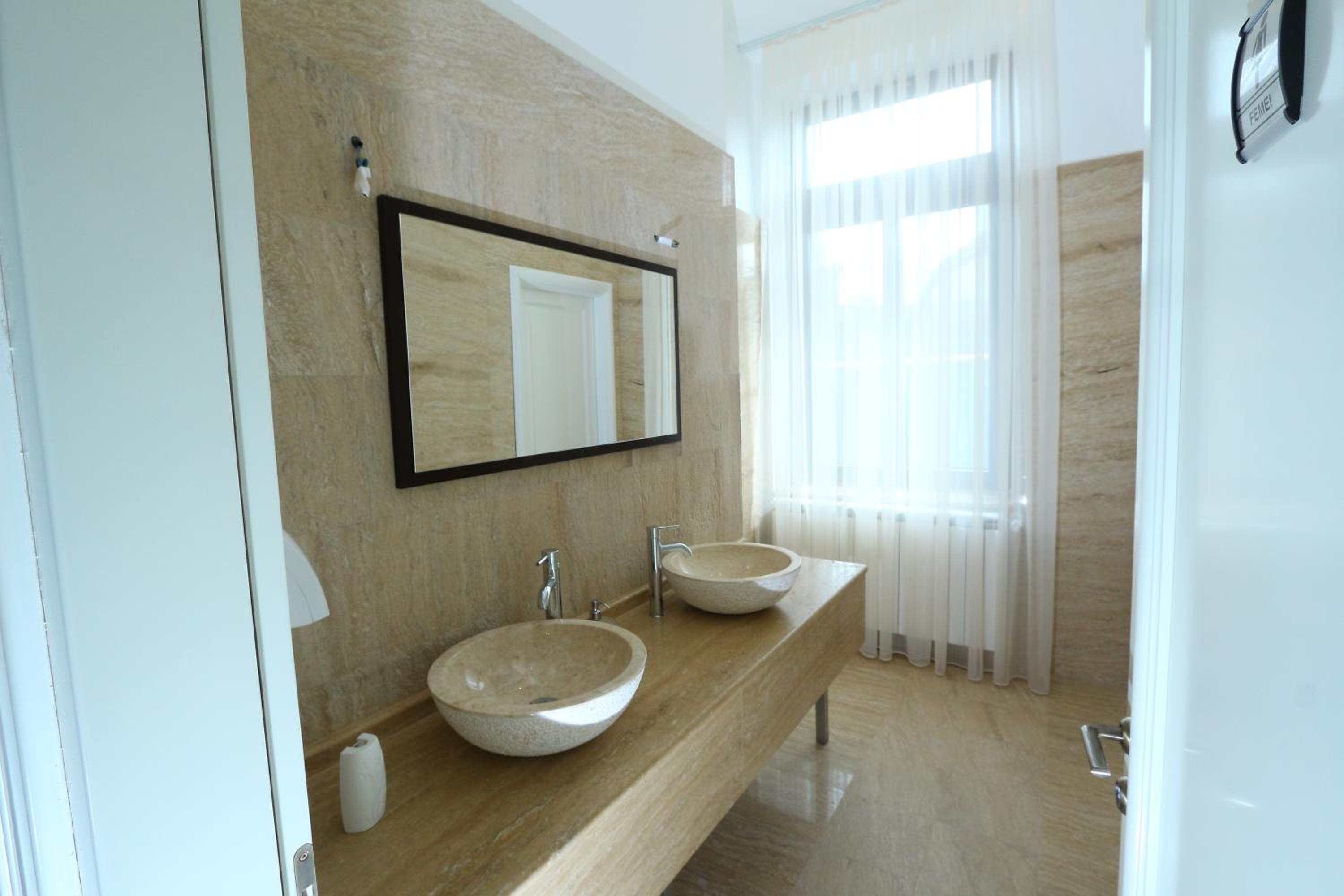 Double Room - Photo 3