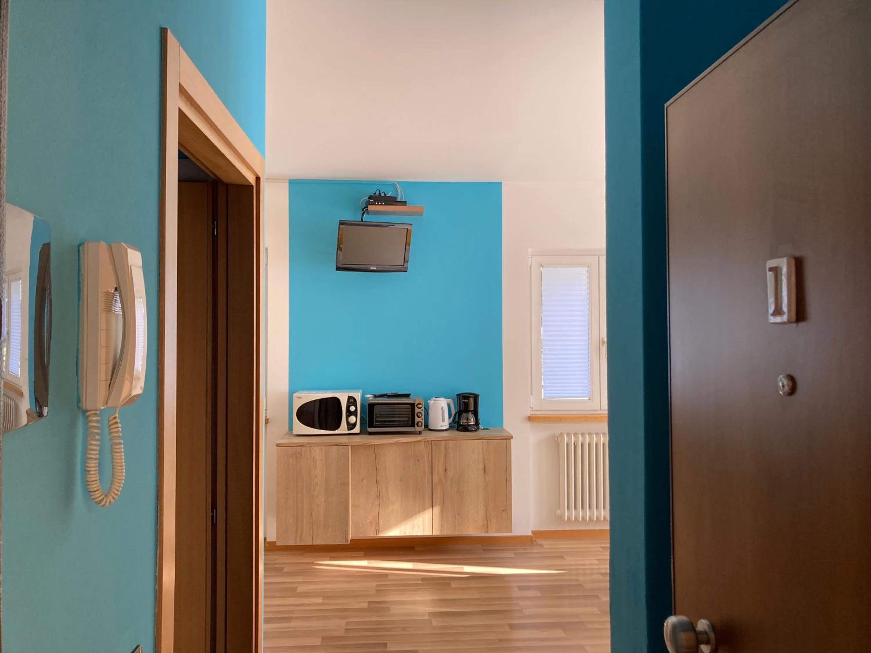 Studio Apartment photo 1