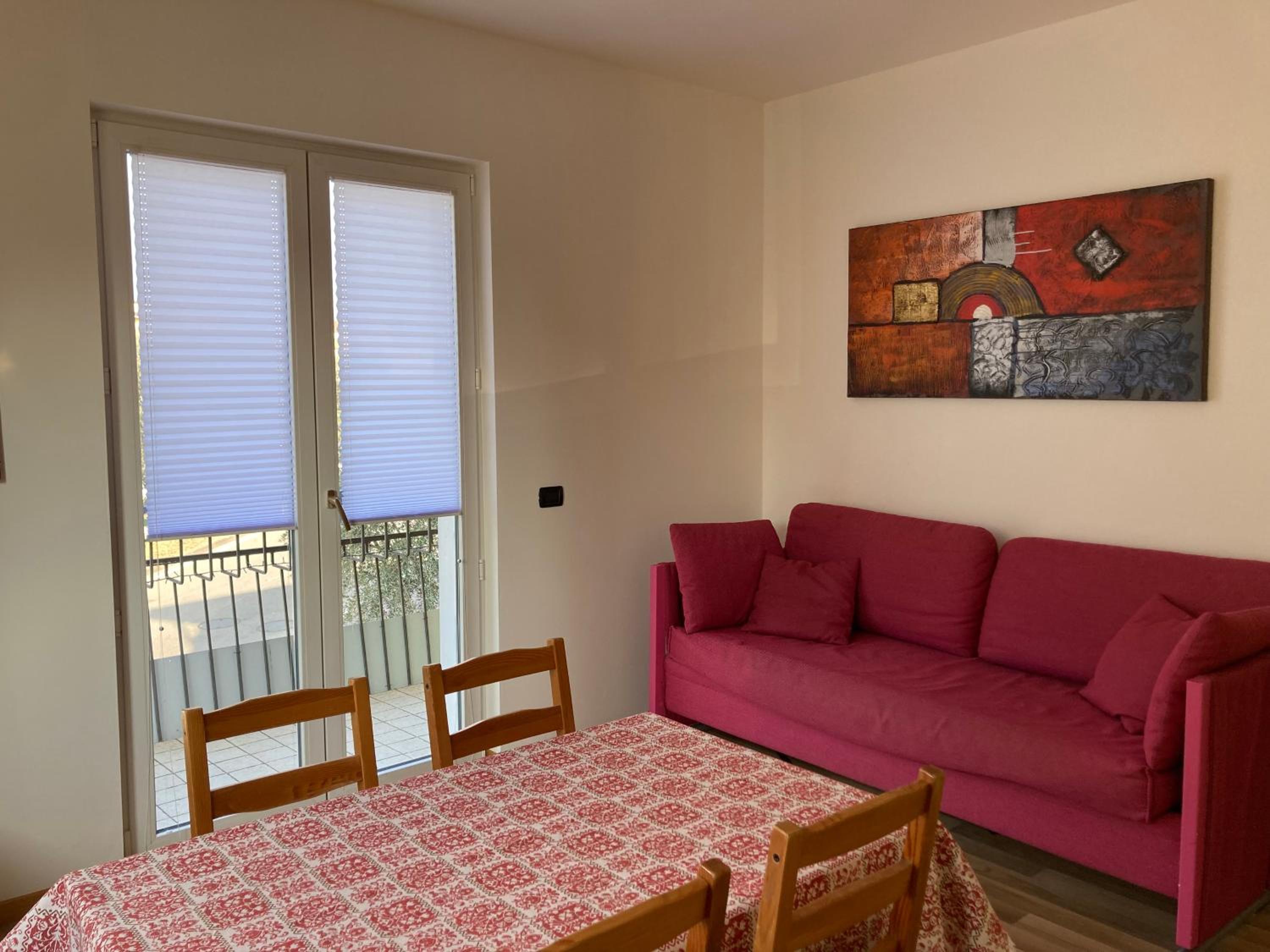 One-Bedroom Apartment photo 2