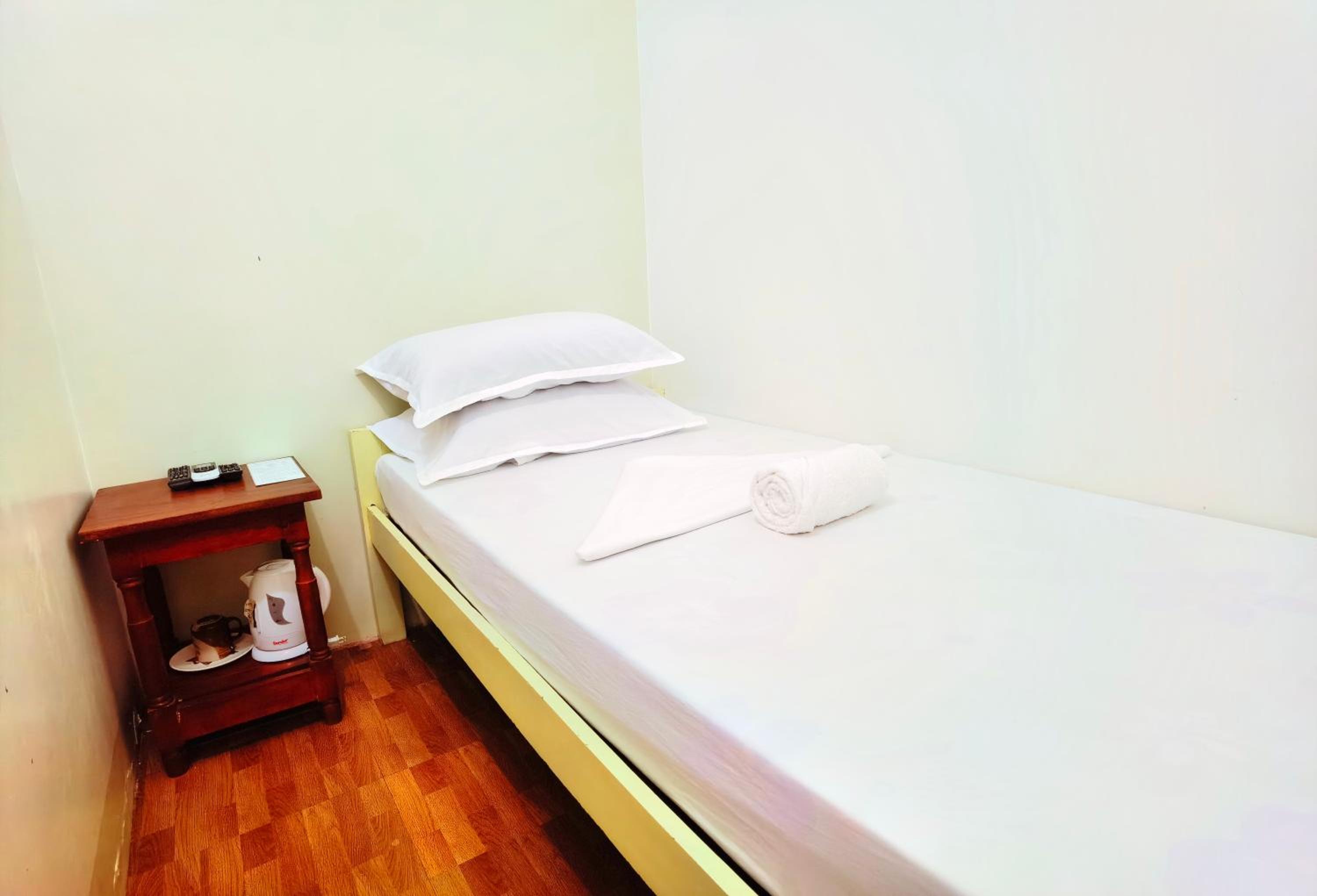 Single Room - Photo 1