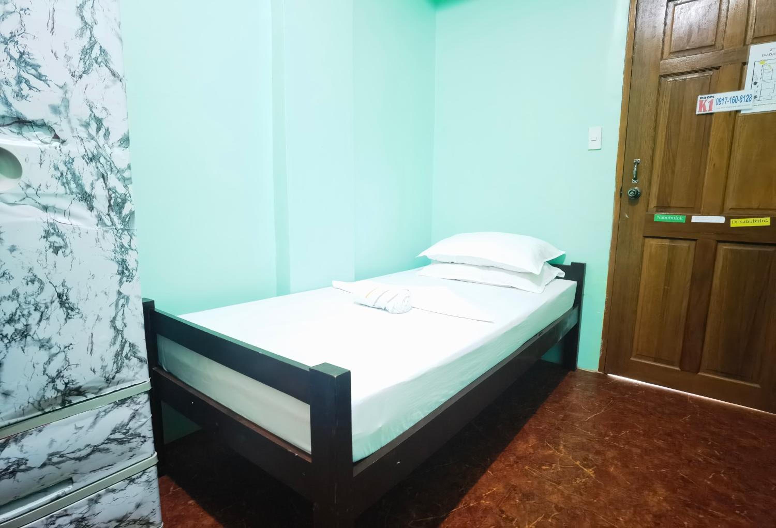 Single Room - Photo 8