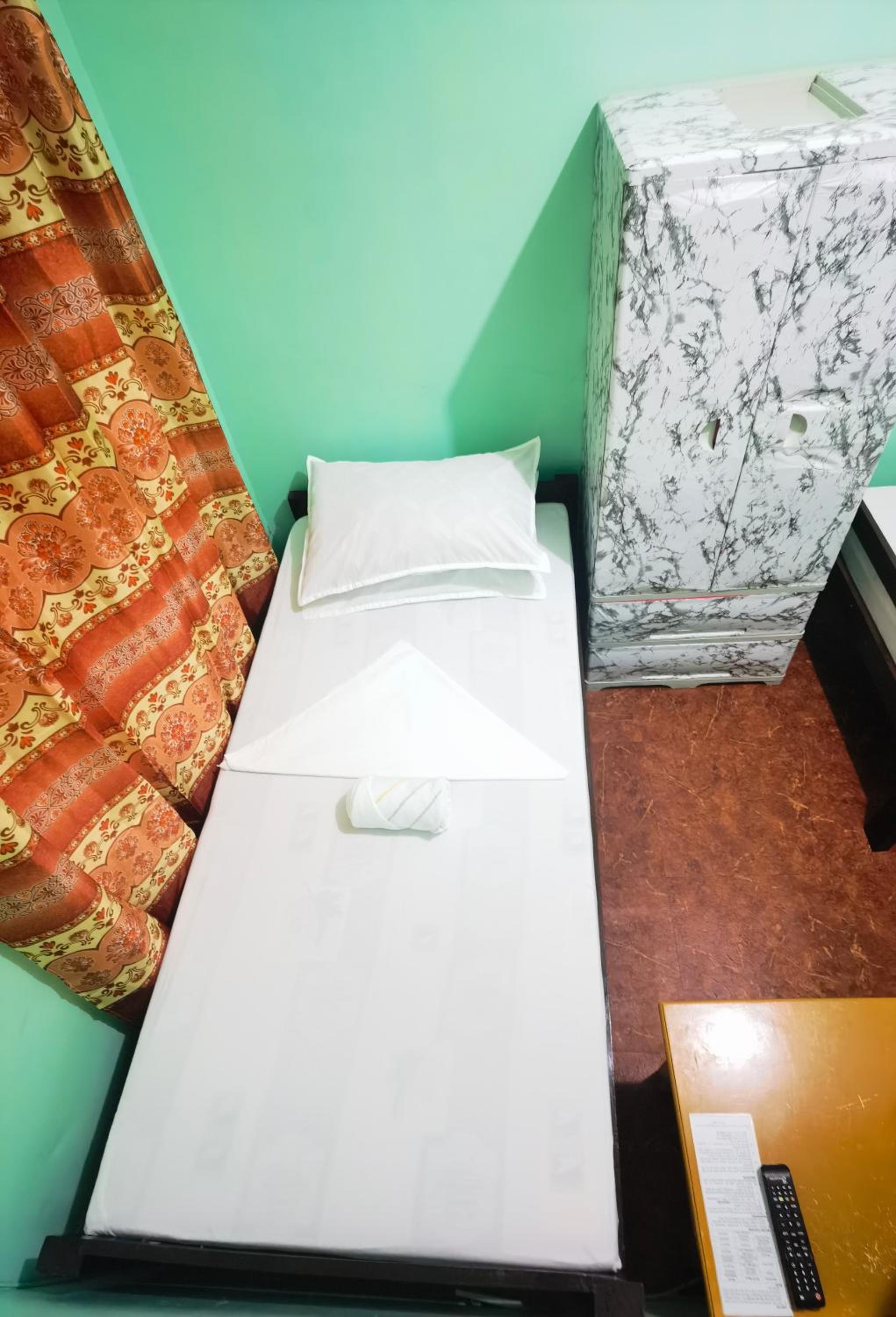 Single Room - Photo 9