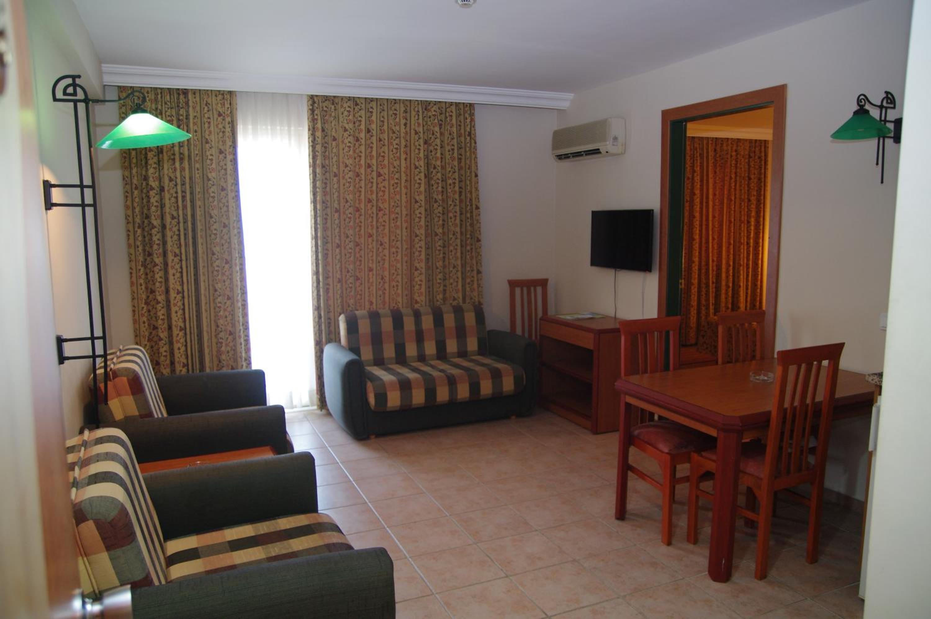 Family Suite (5 Adults) photo 1