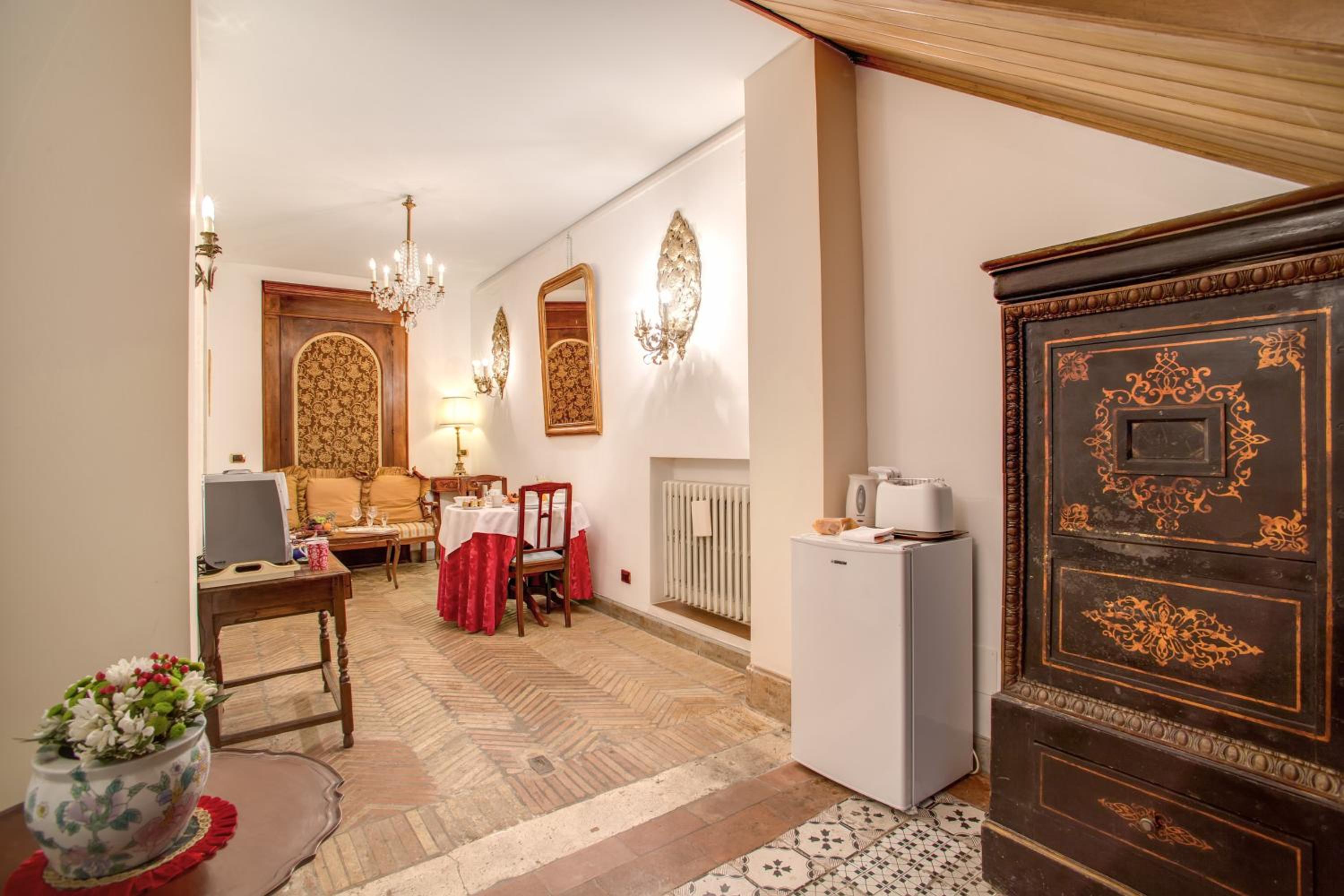 Junior Suite with Spa Bath photo 3