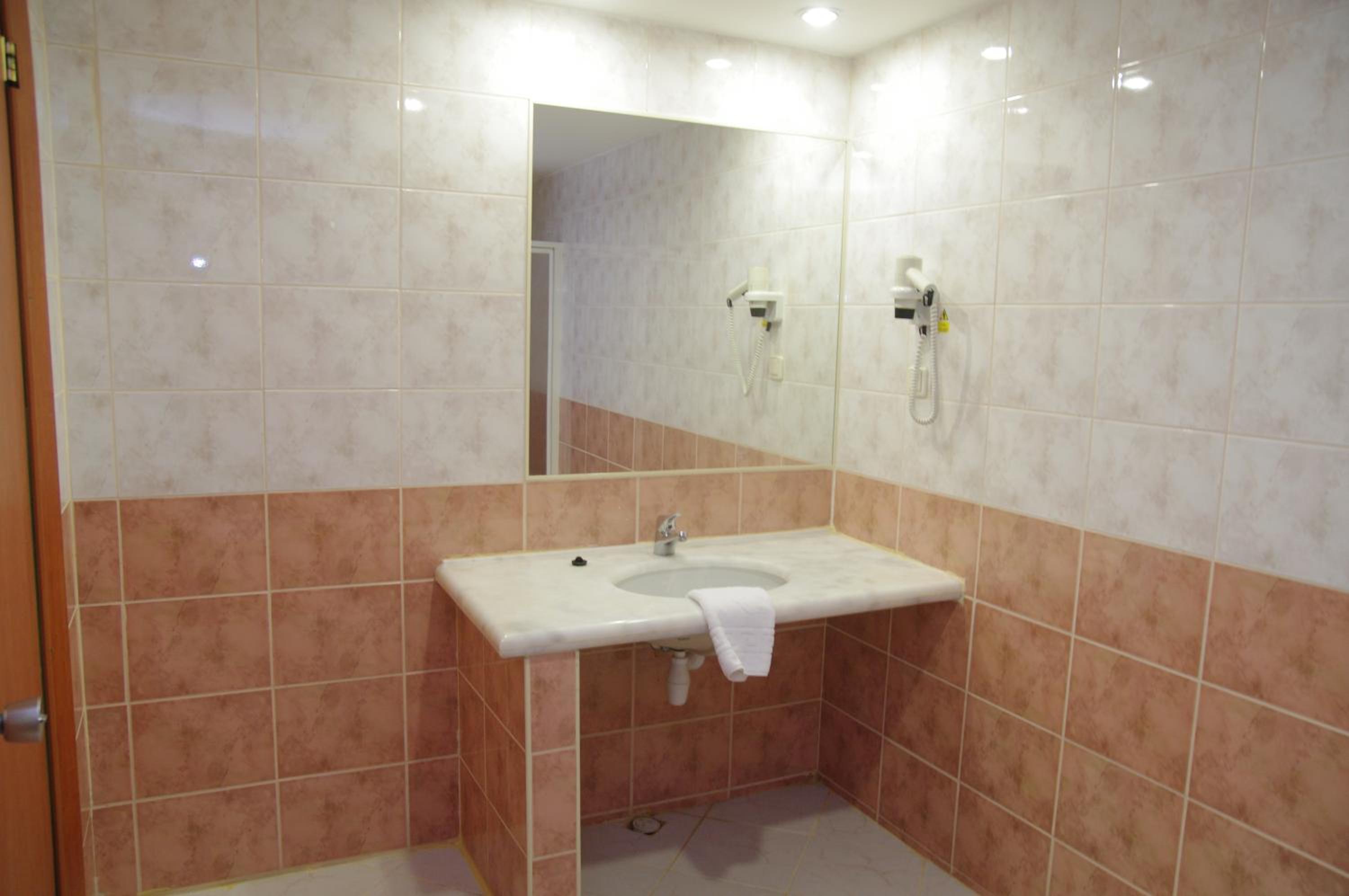 Family Suite (5 Adults) photo 3