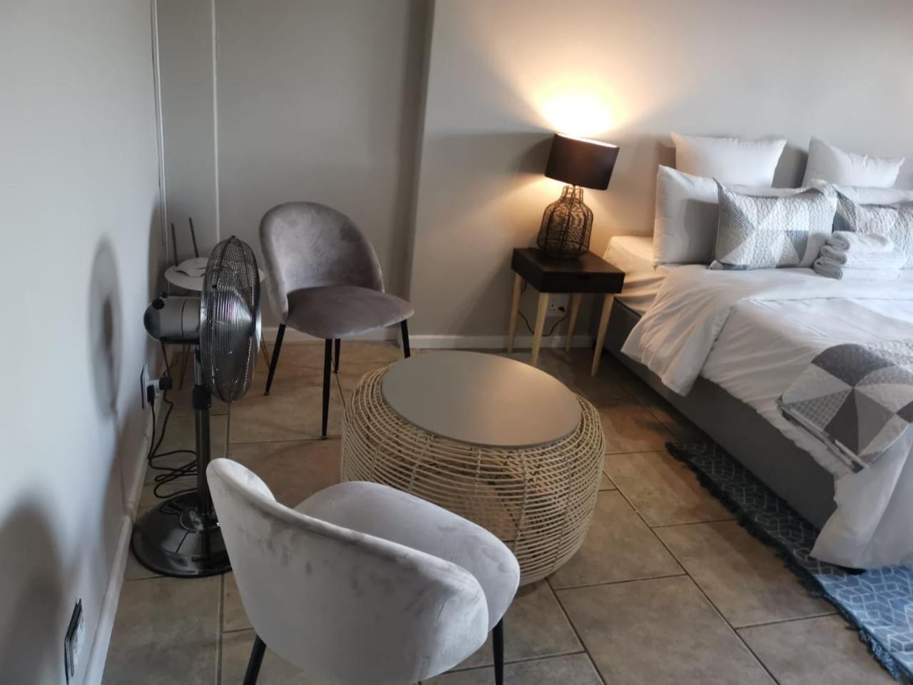 Deluxe Double or Twin Room with Sea View photo 2