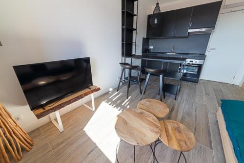 Two-Bedroom Apartment photo 2