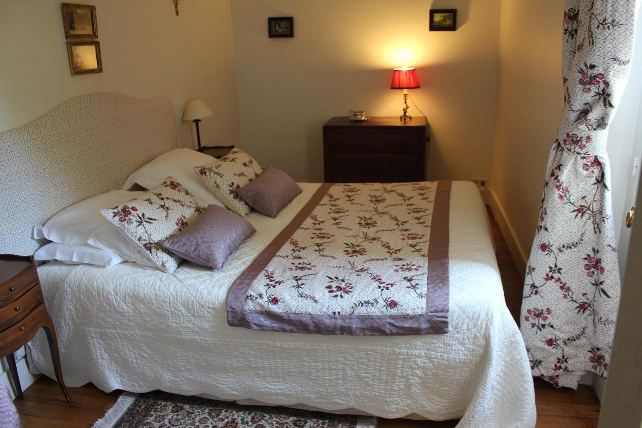 One Bedroom Apartment
