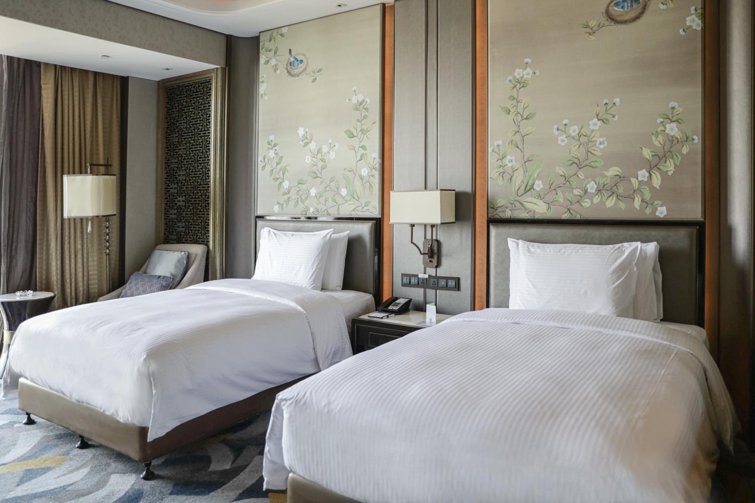 Grand Deluxe Twin Room