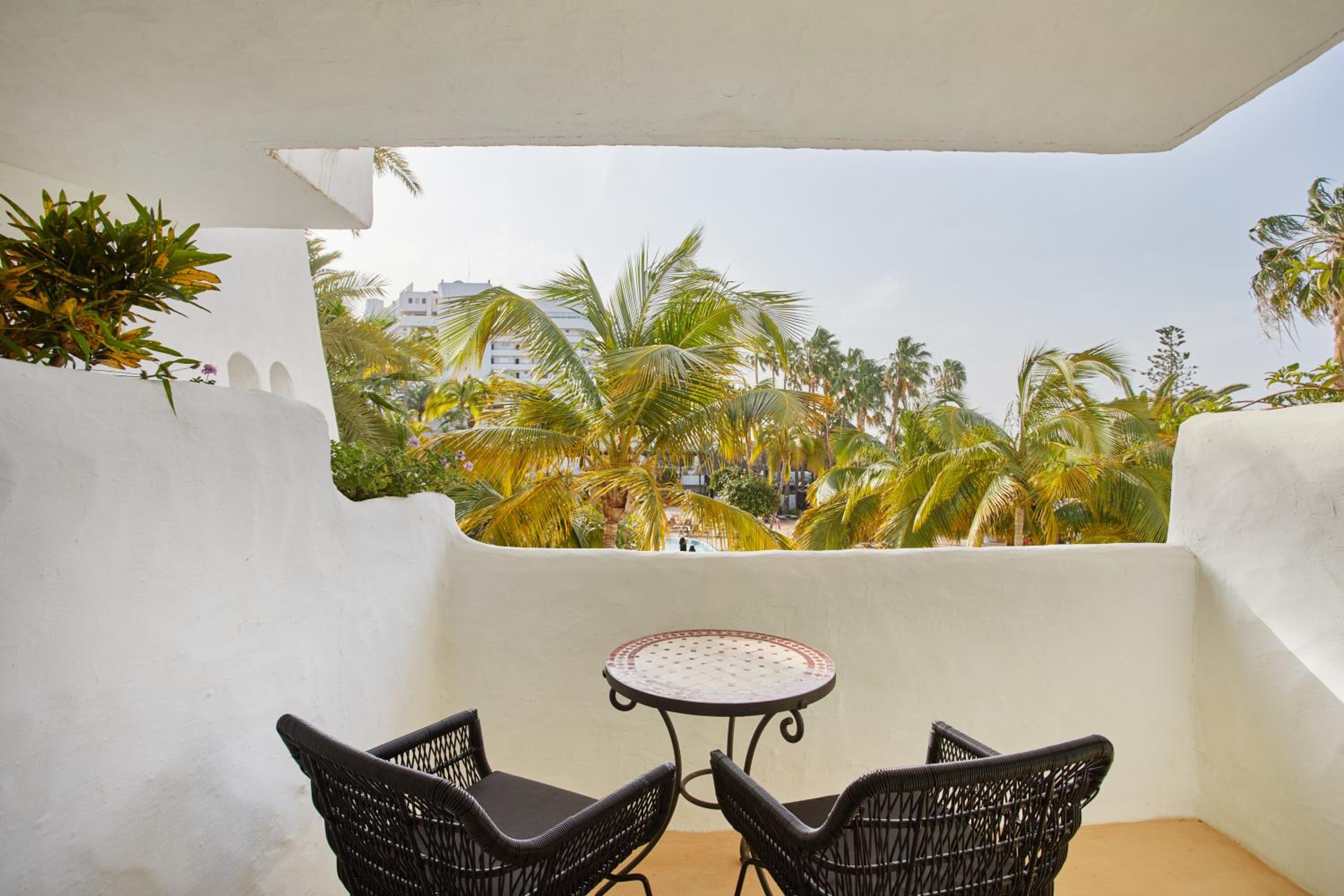 Double Room Pool View  - Photo 4