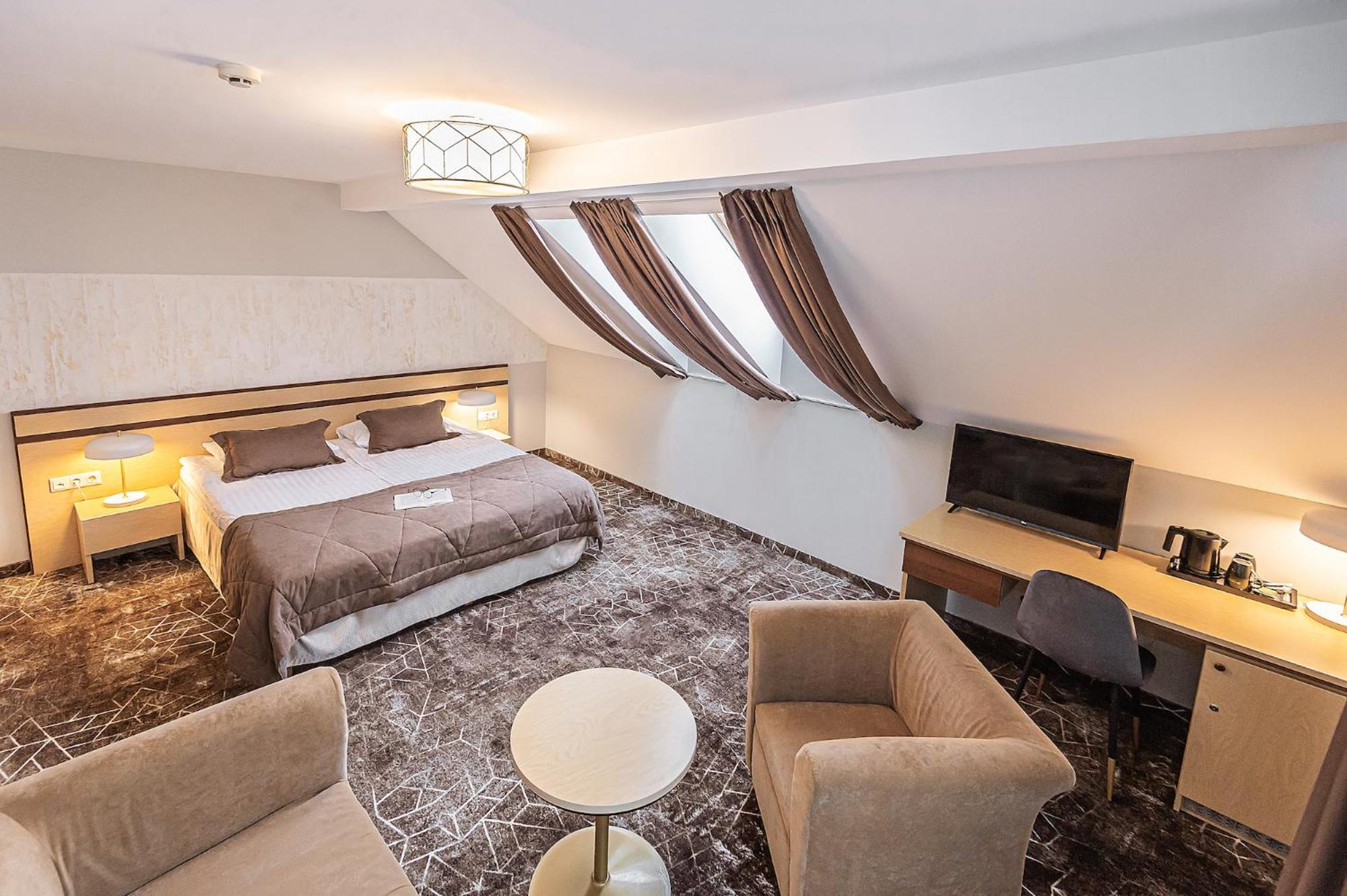 Superior Double or Superior Attic Double Room - Photo 1