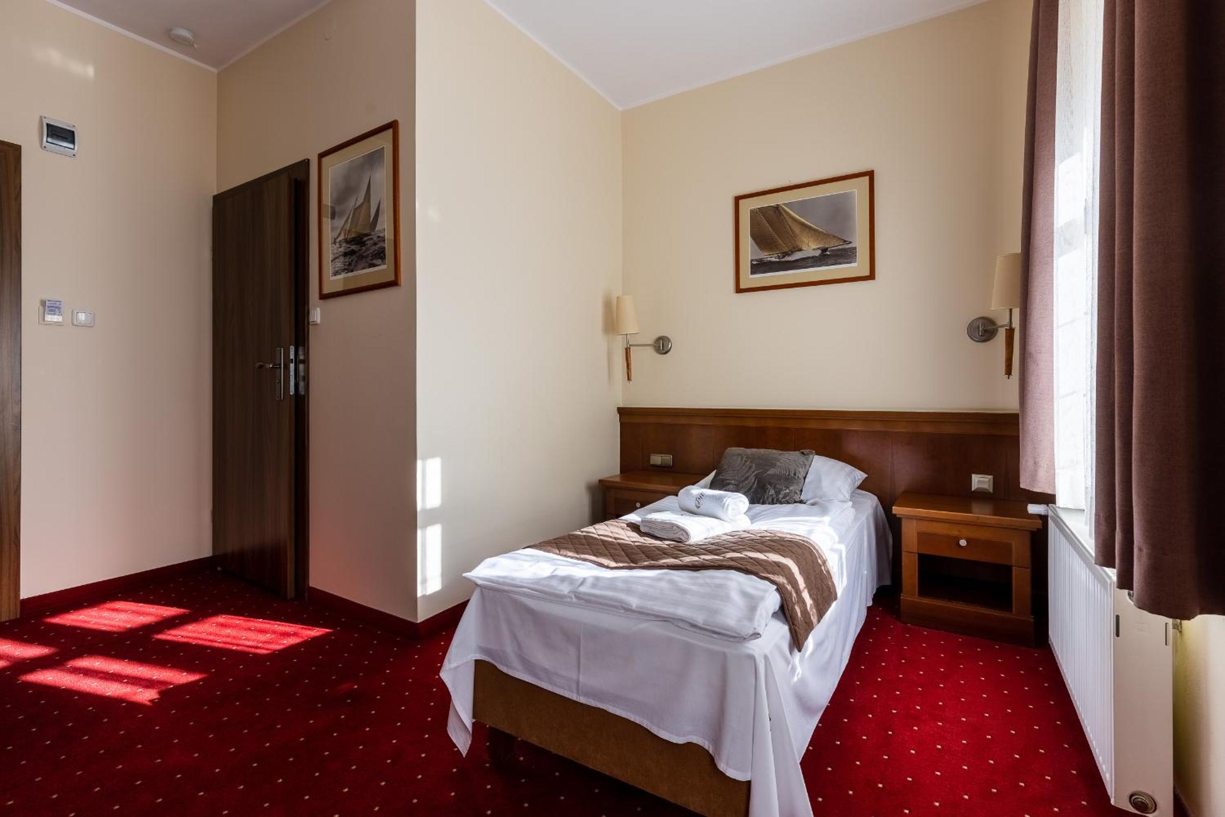Single Room photo 2