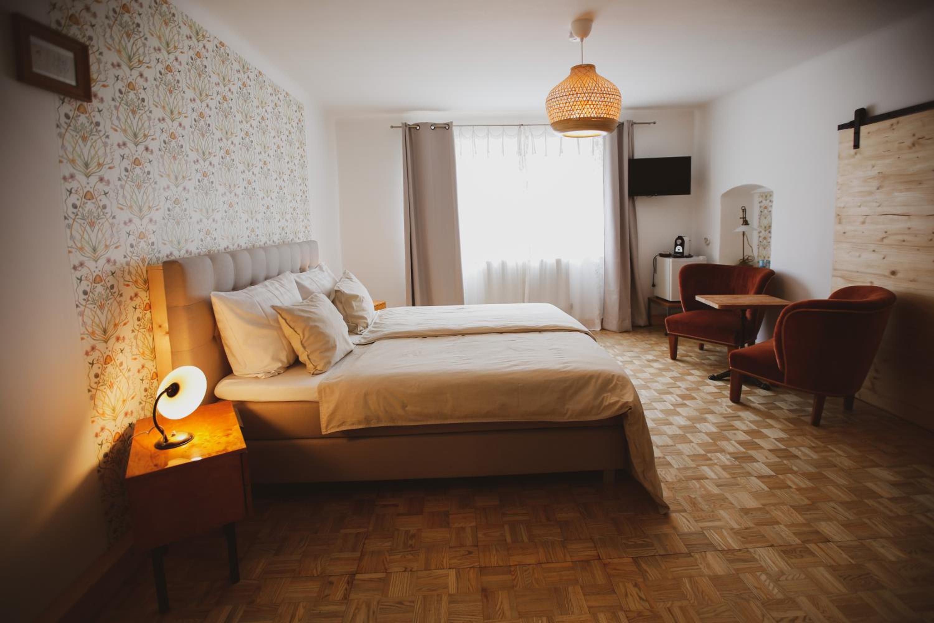 Large Double Room photo 3