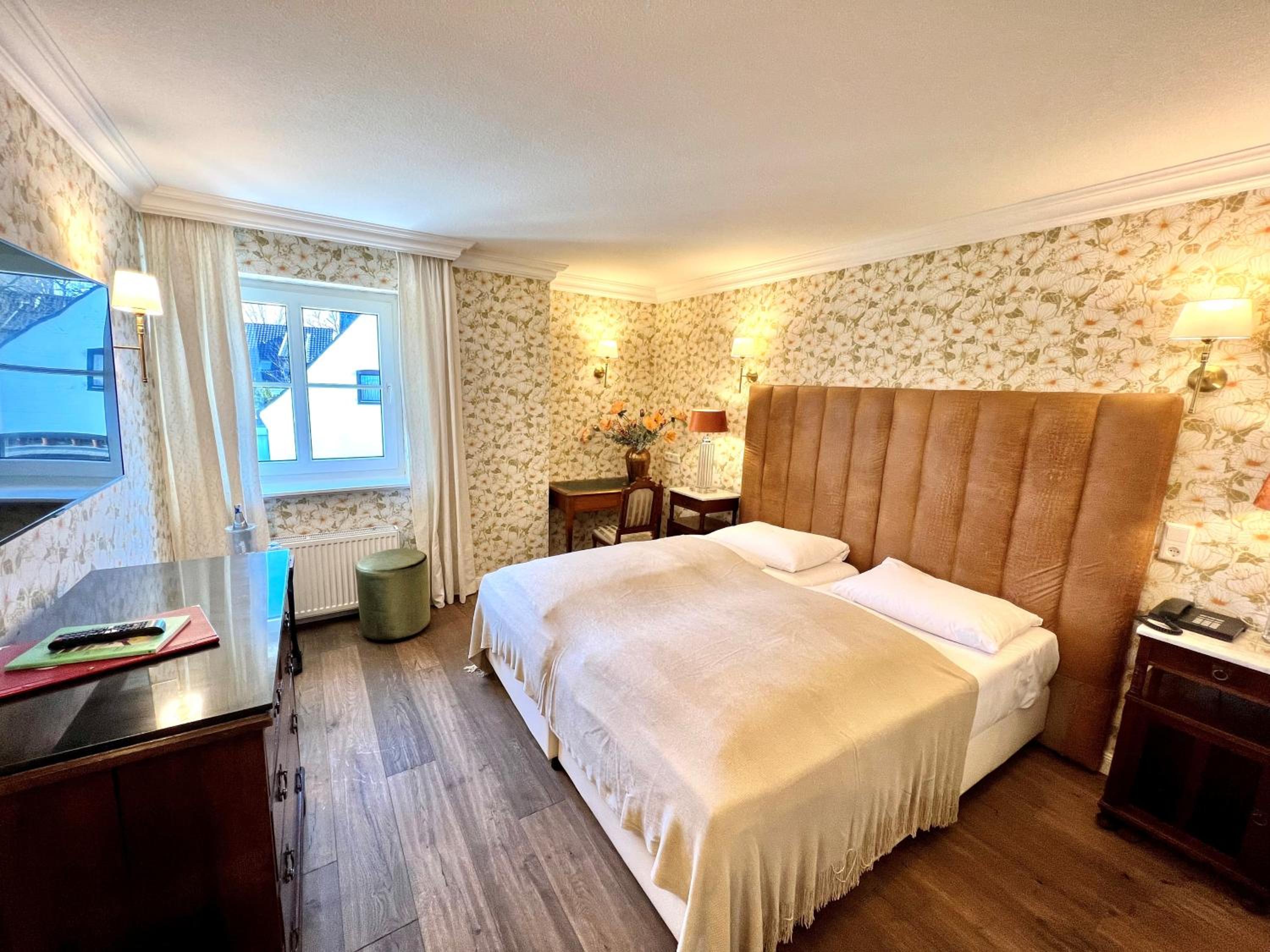 Classic Double Room - Photo 10