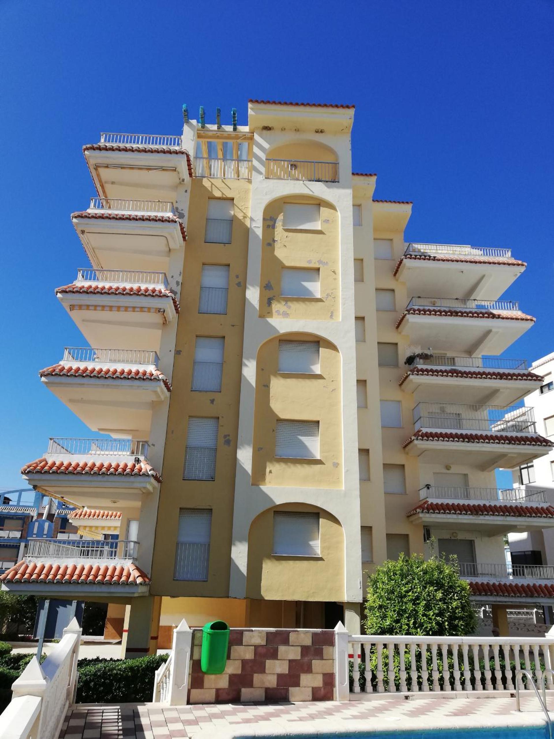 Apartment with Terrace photo 2
