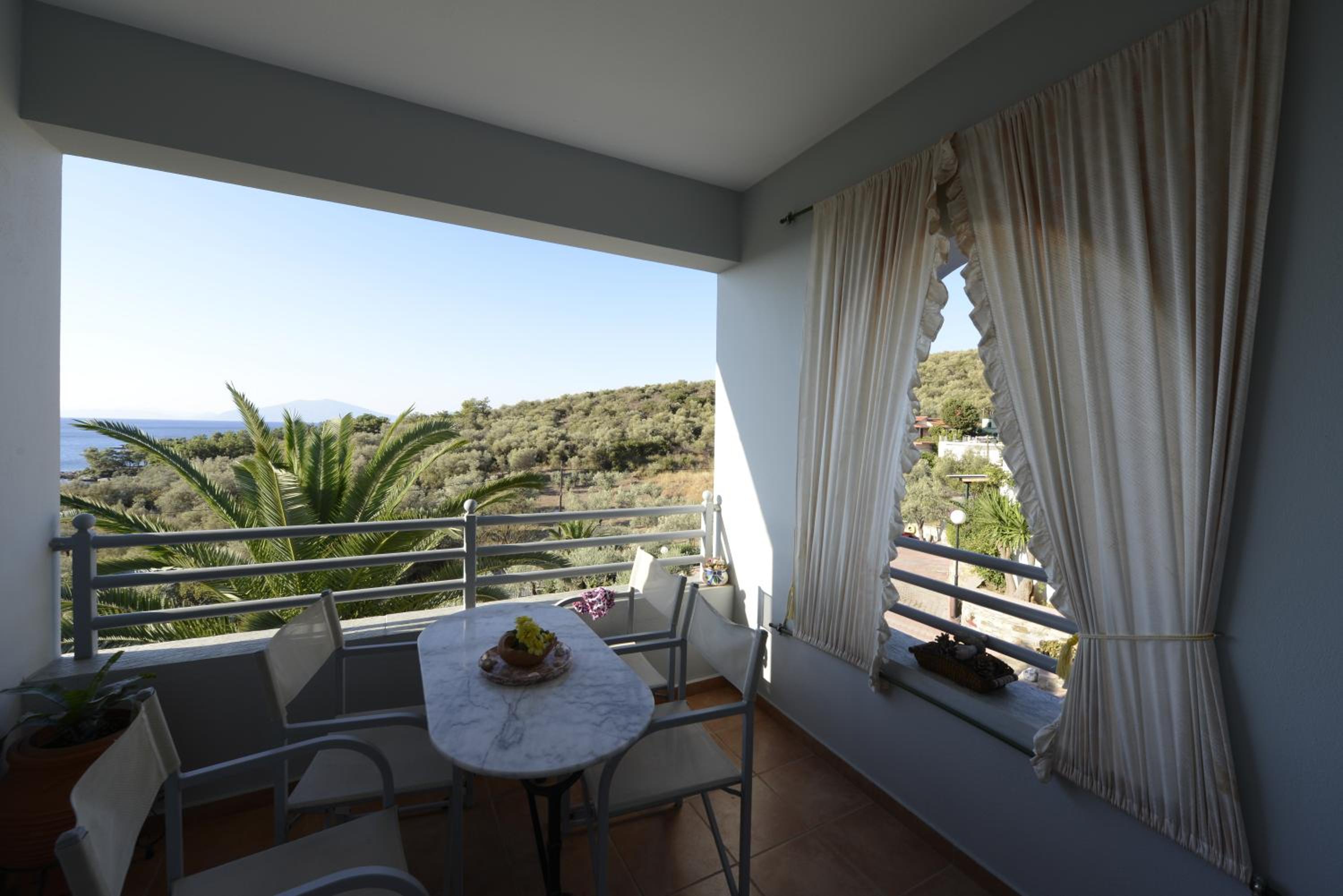 Apartment with Balcony photo 2