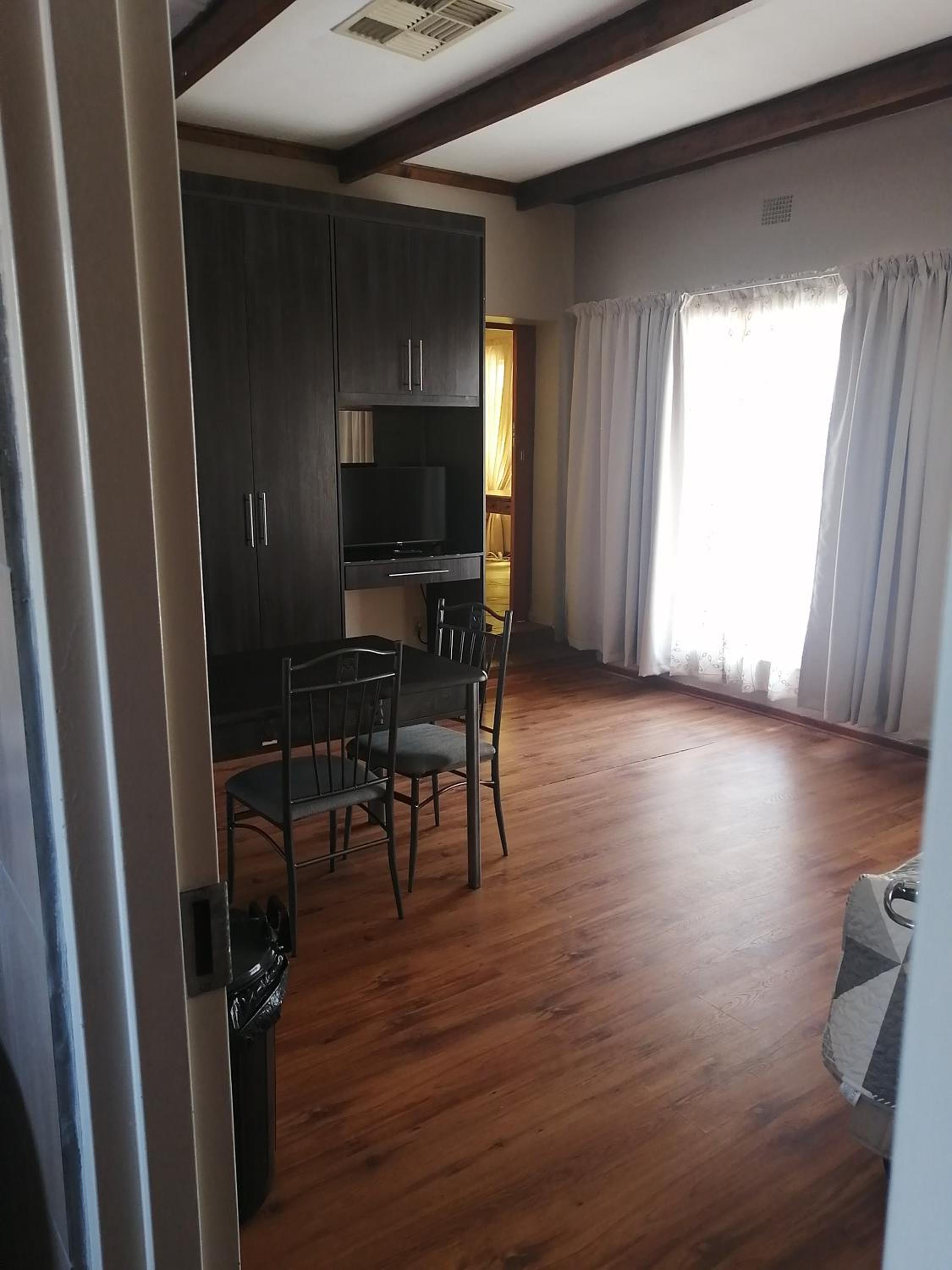Business King Room - Photo 1