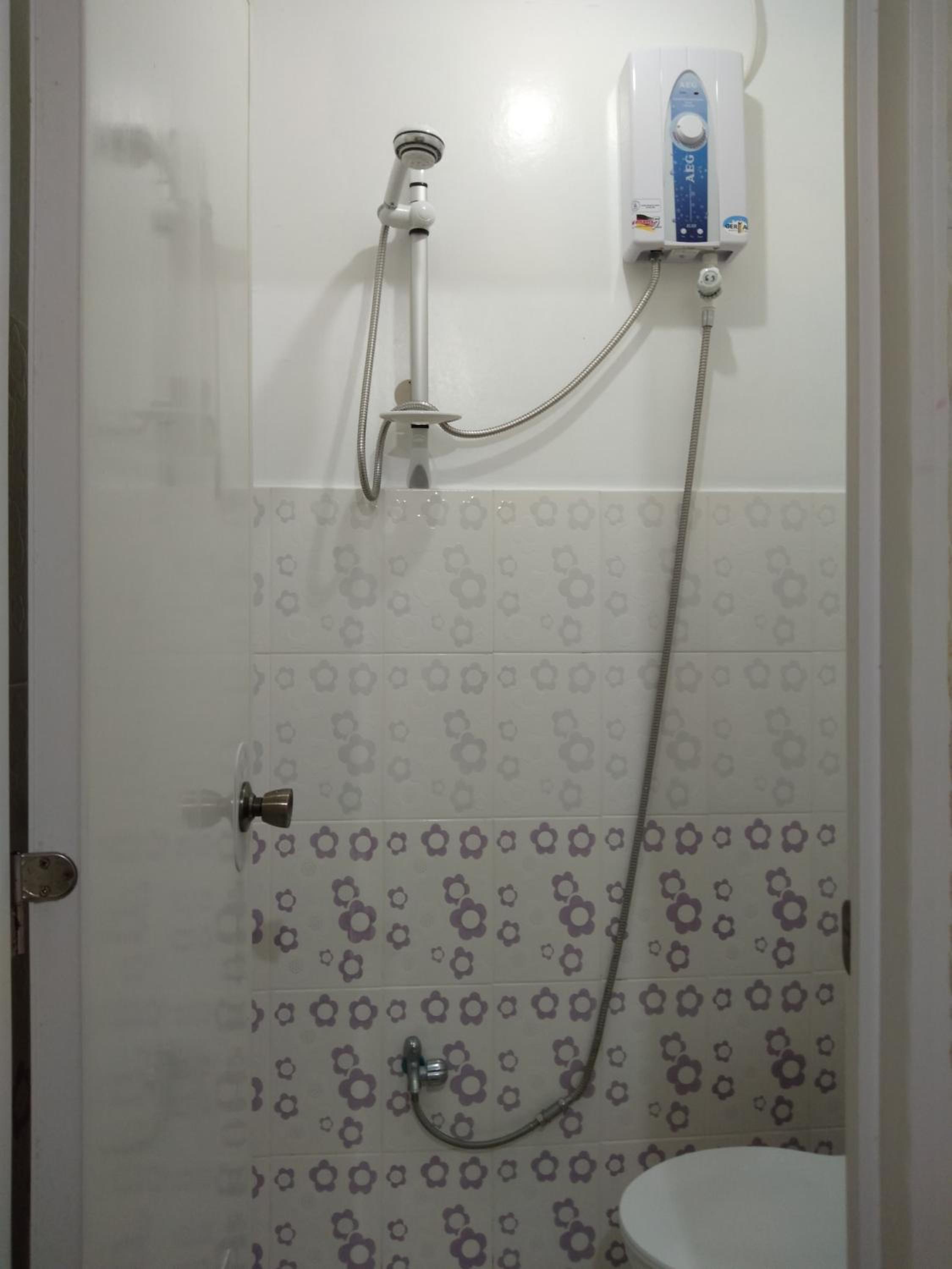 Double Room with Private Bathroom - Photo 6