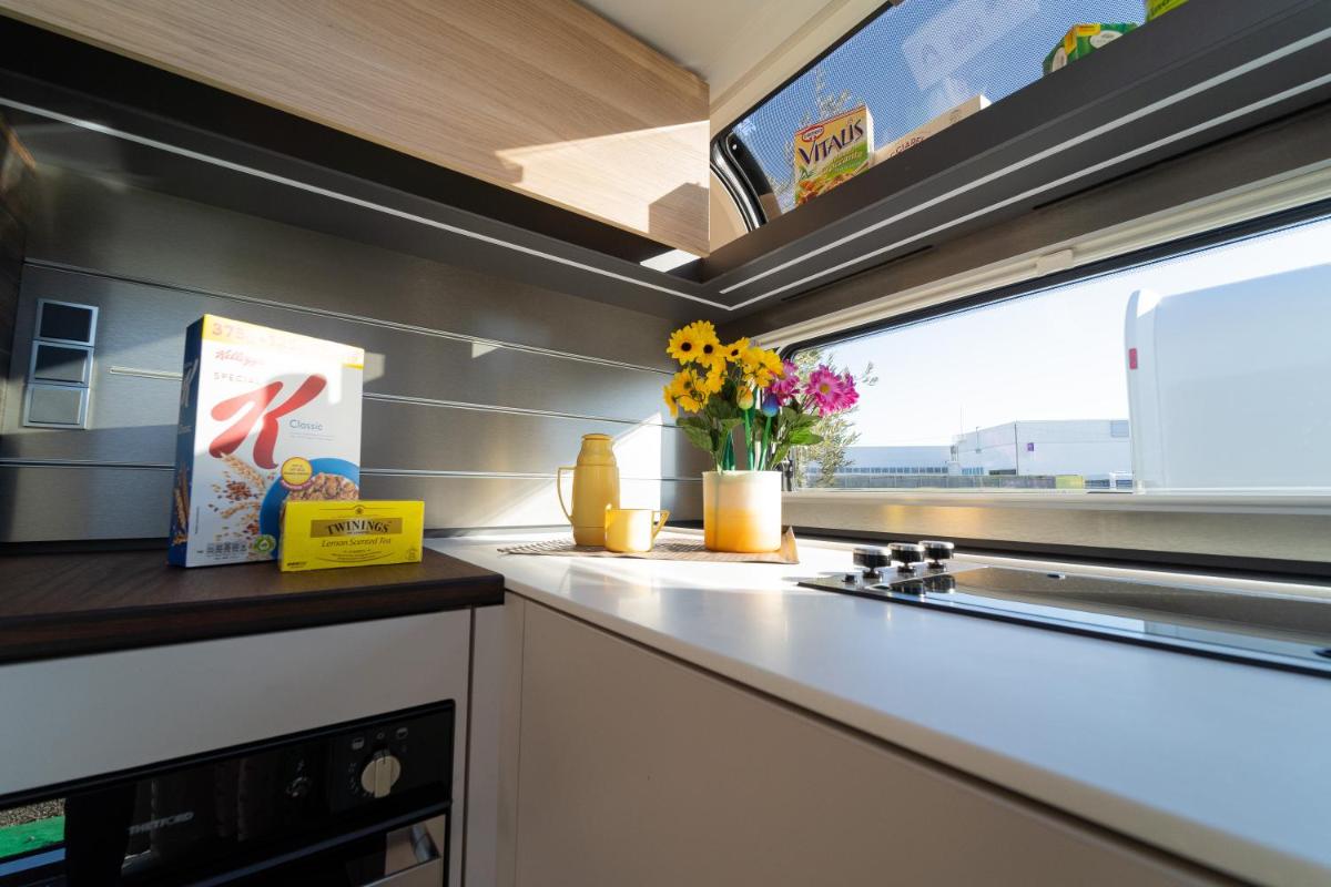 Luxury Caravan photo 2