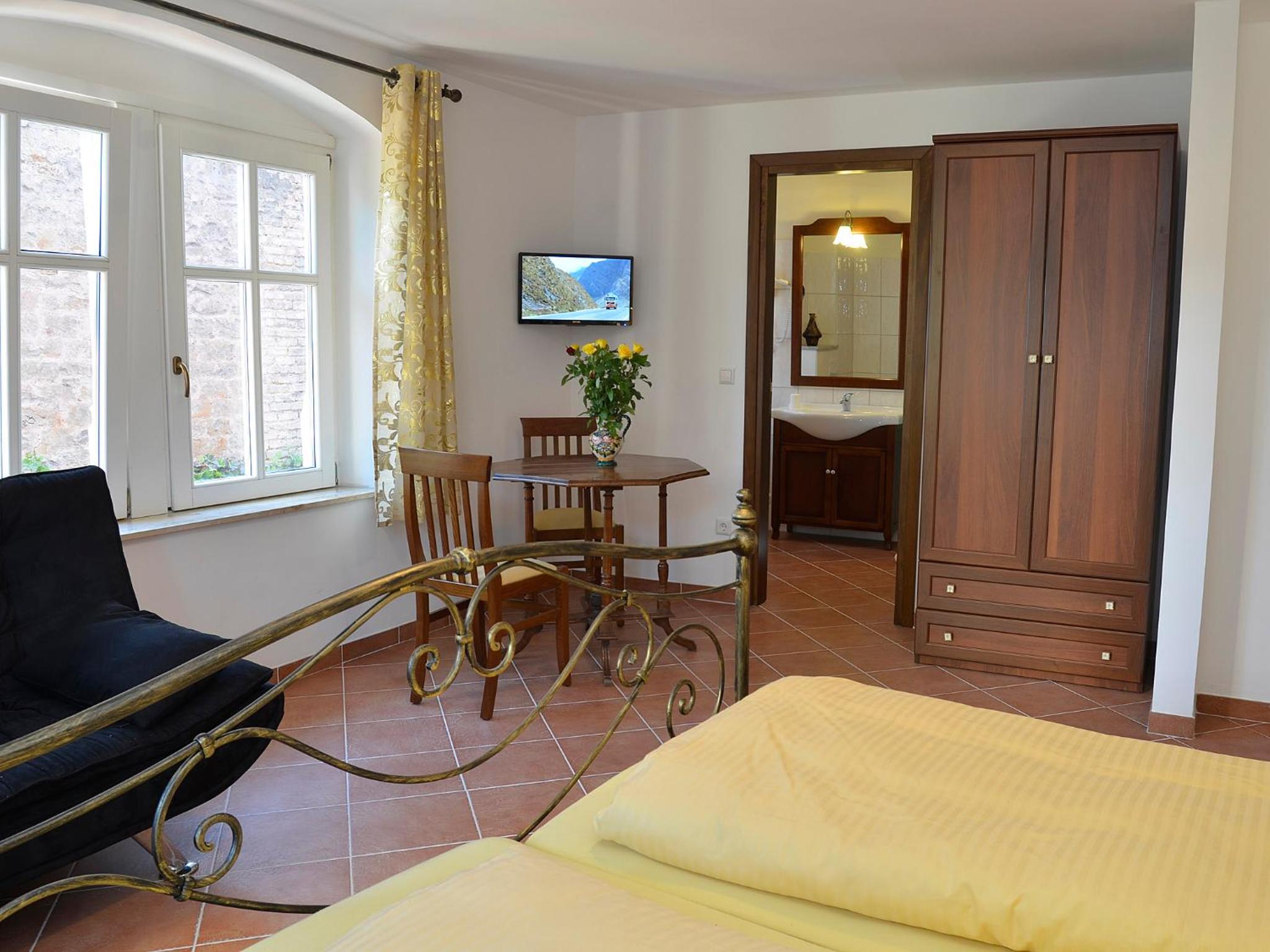 Deluxe Double Room with Extra Bed photo 2
