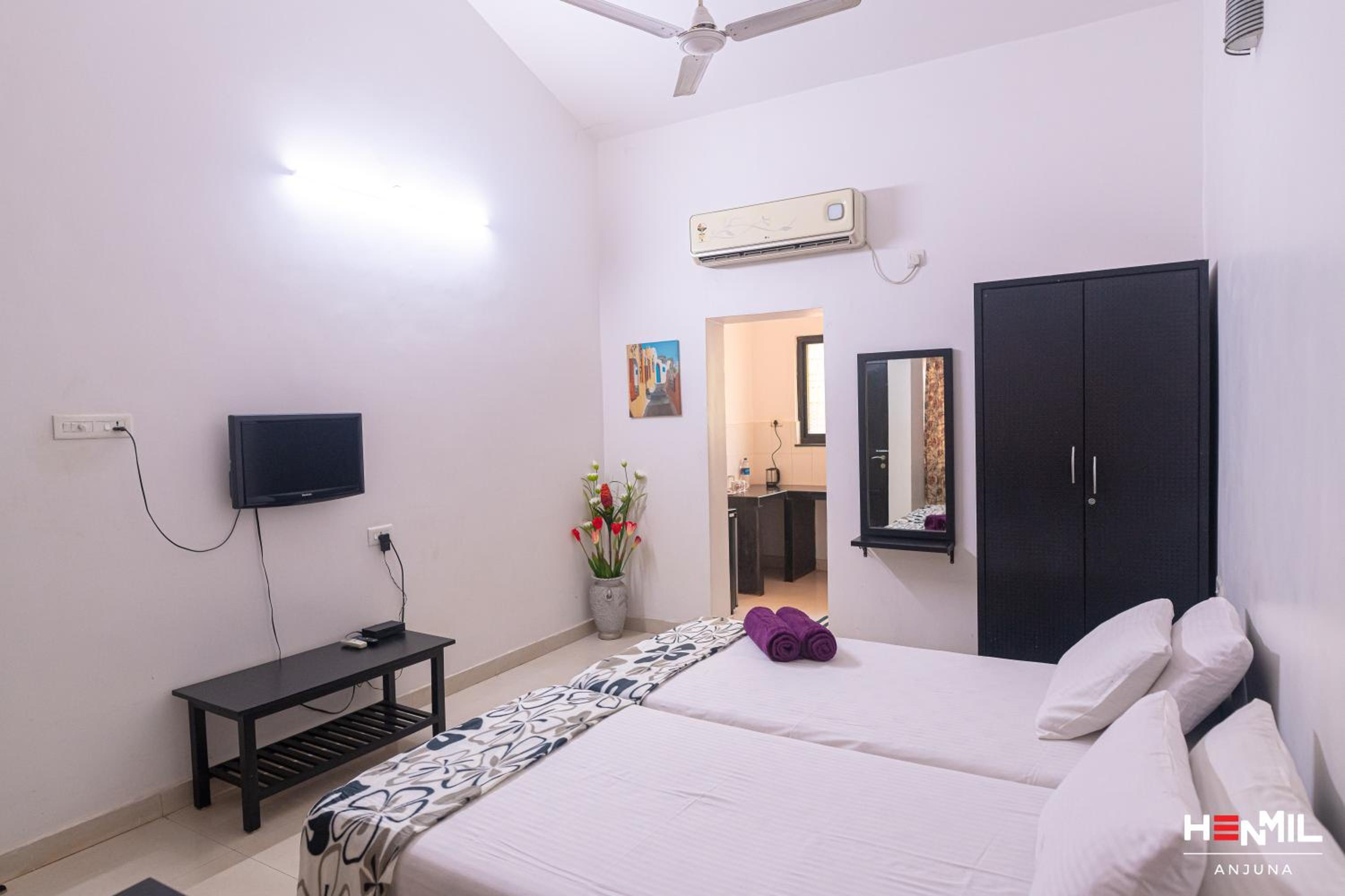 Deluxe Double or Twin Room with Balcony - Photo 7