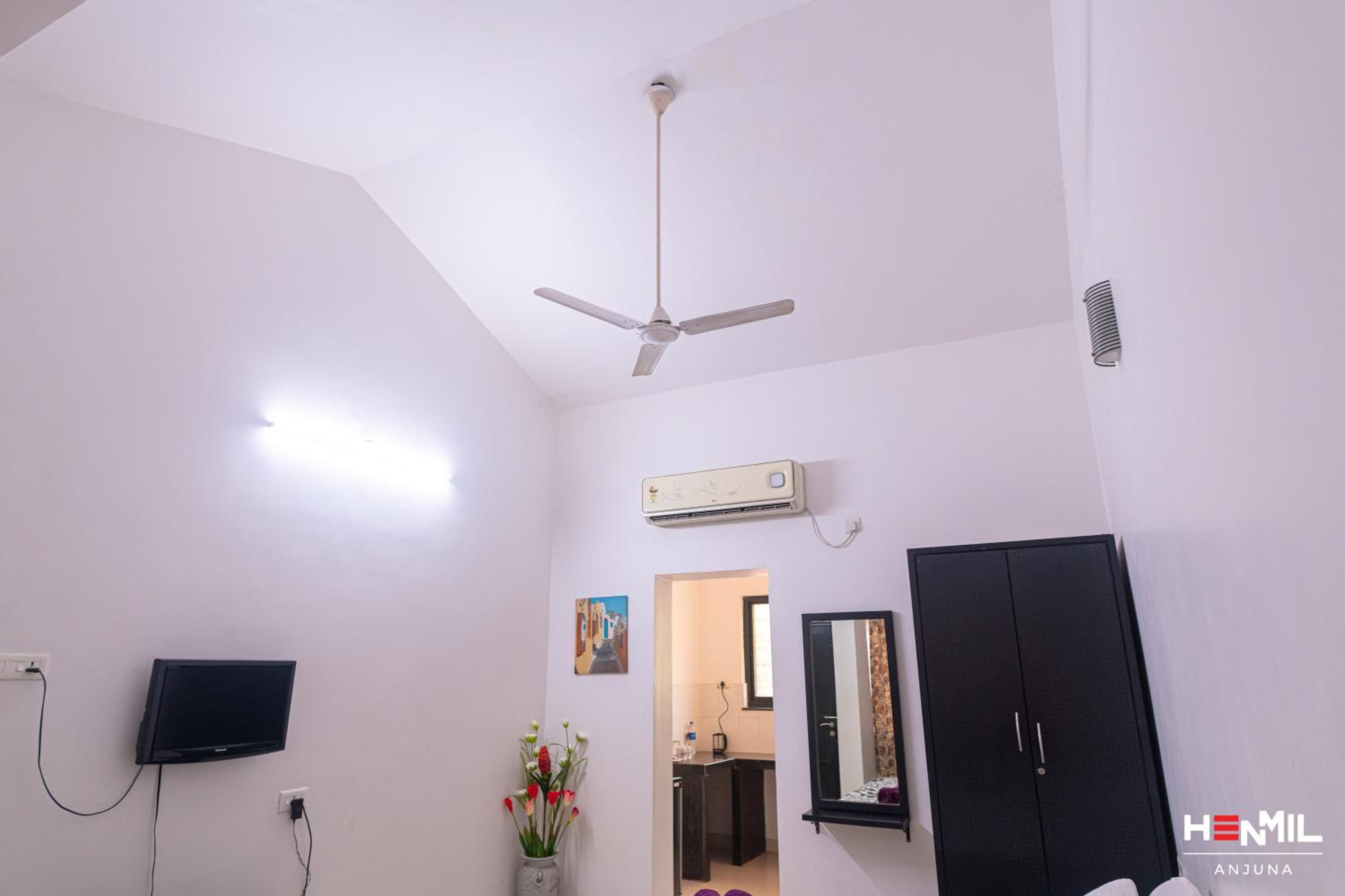 Deluxe Double or Twin Room with Balcony - Photo 4