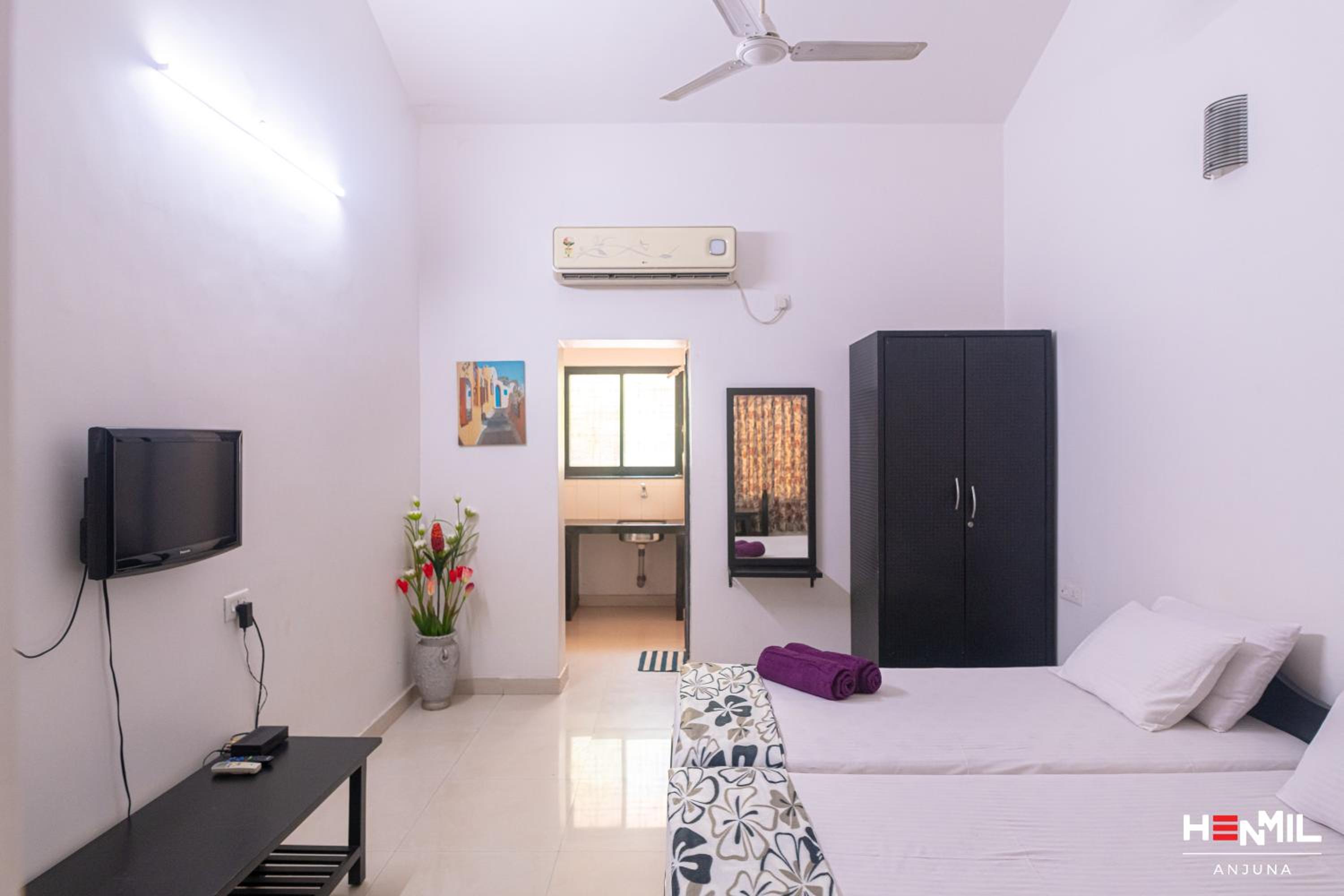 Deluxe Double or Twin Room with Balcony - Photo 8