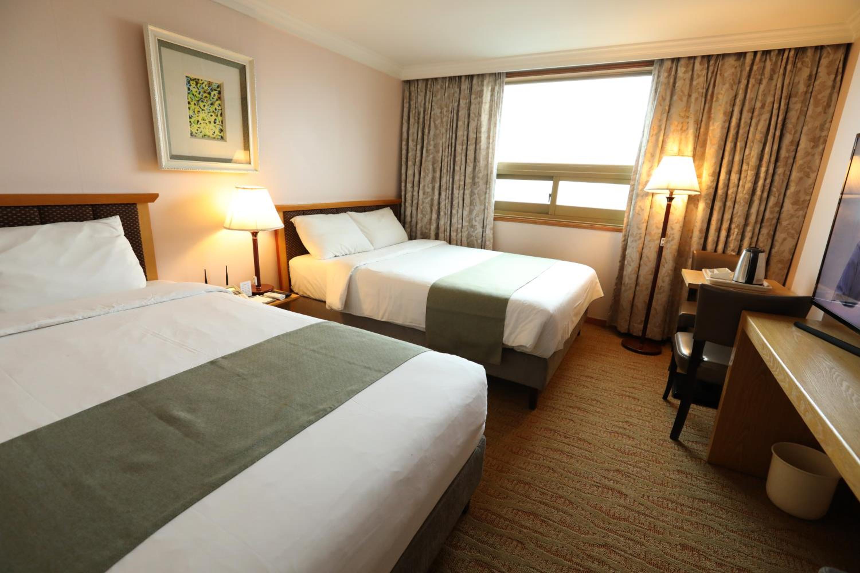 Deluxe Twin Room