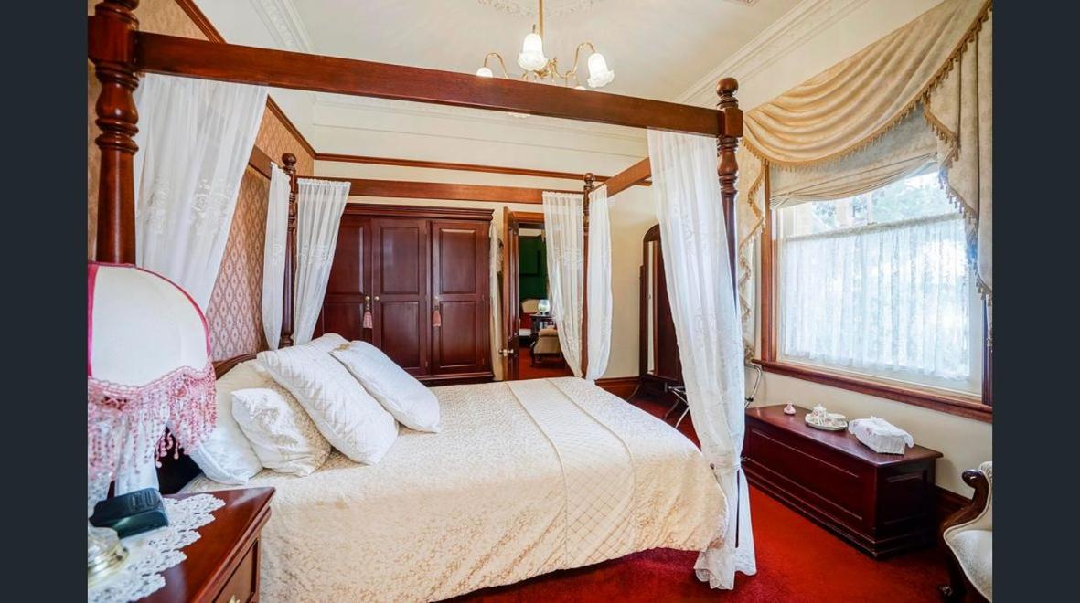 Queen Room with Spa Bath photo 1