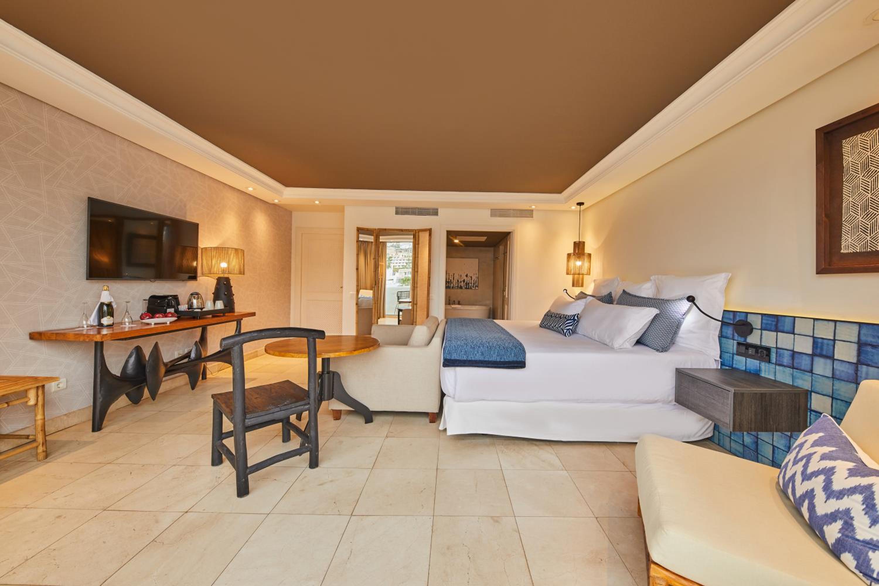 Preferred Club Junior Suite - Photo 4