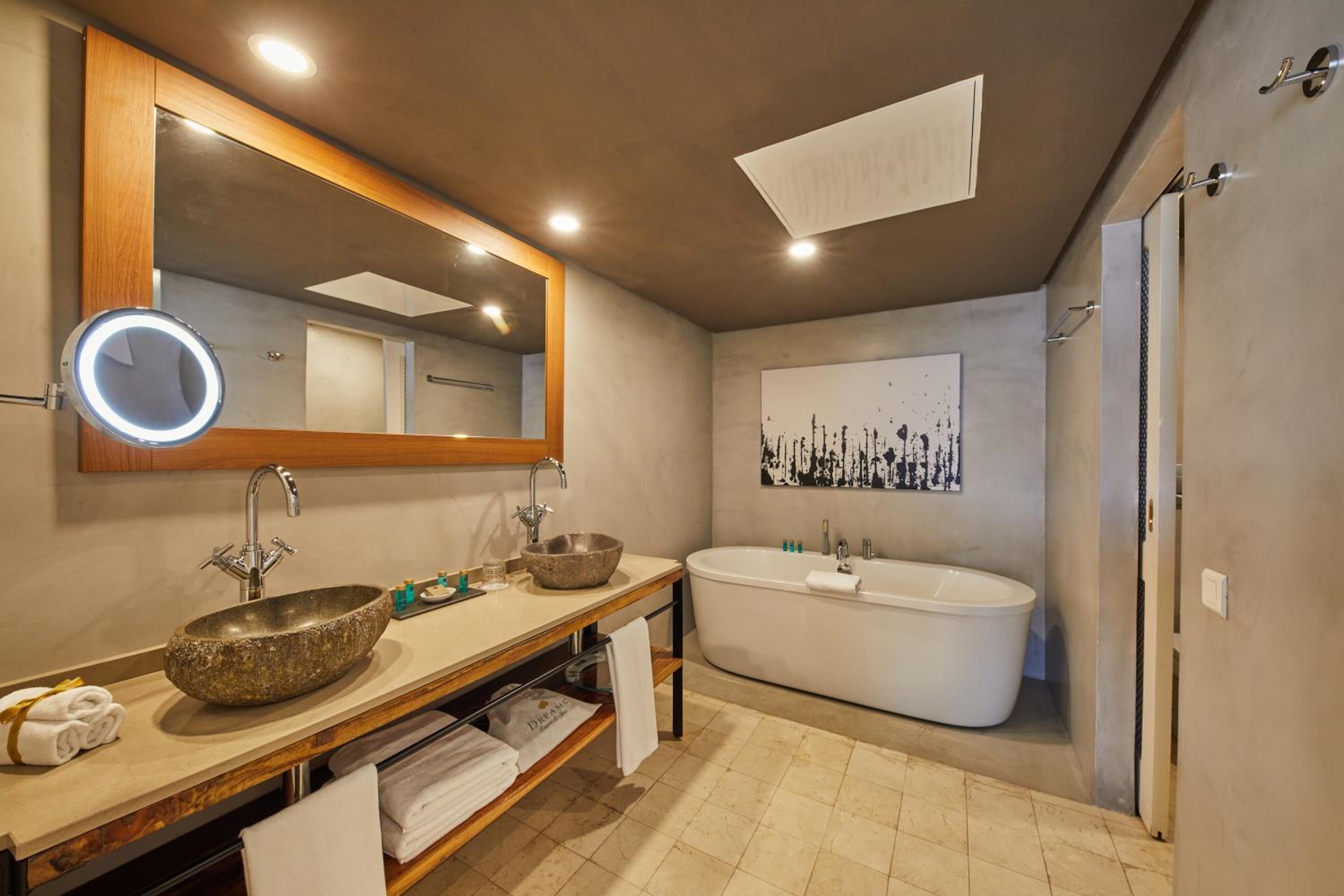 Preferred Club Junior Suite - Photo 3