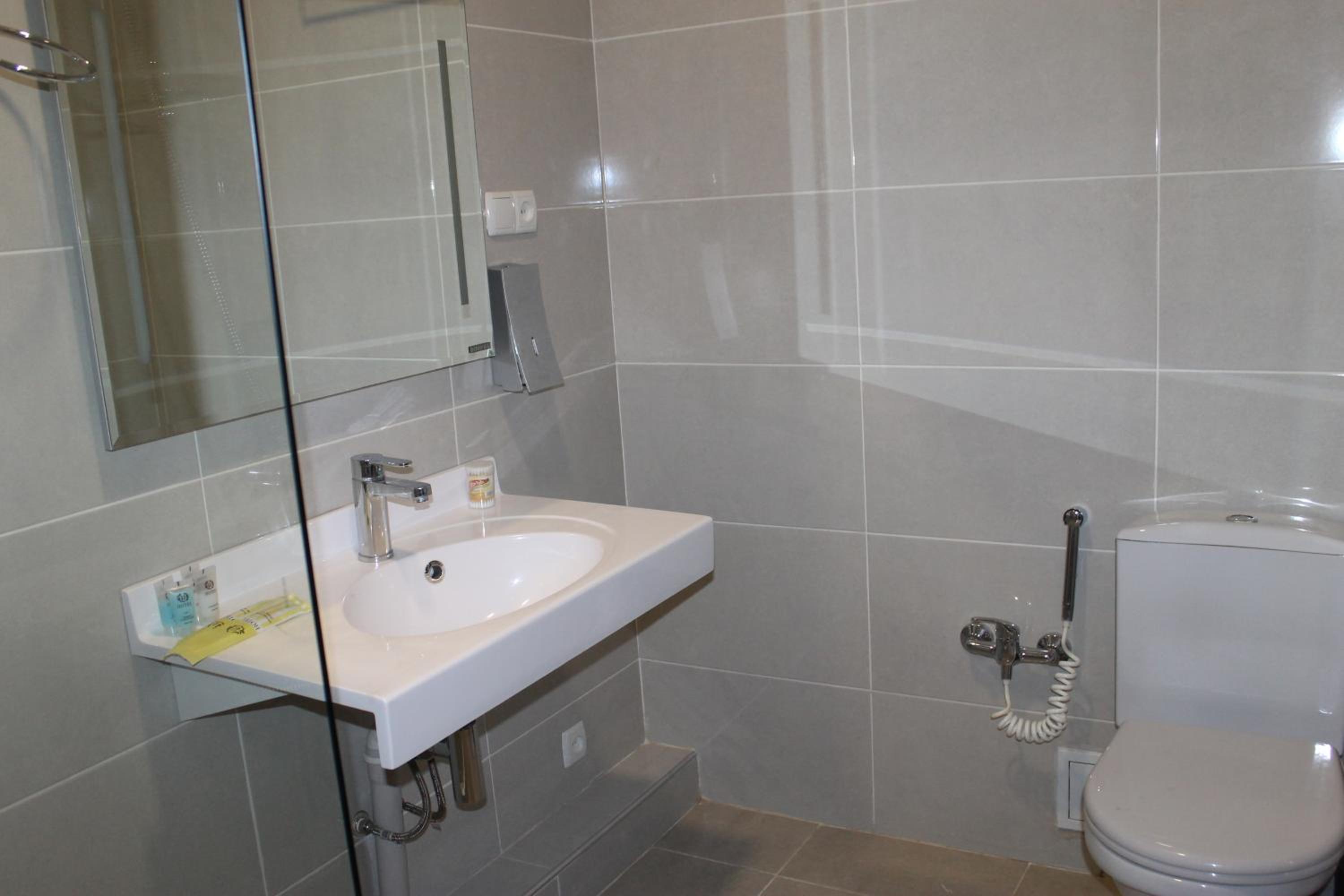 Standard Double or Twin Room photo 3