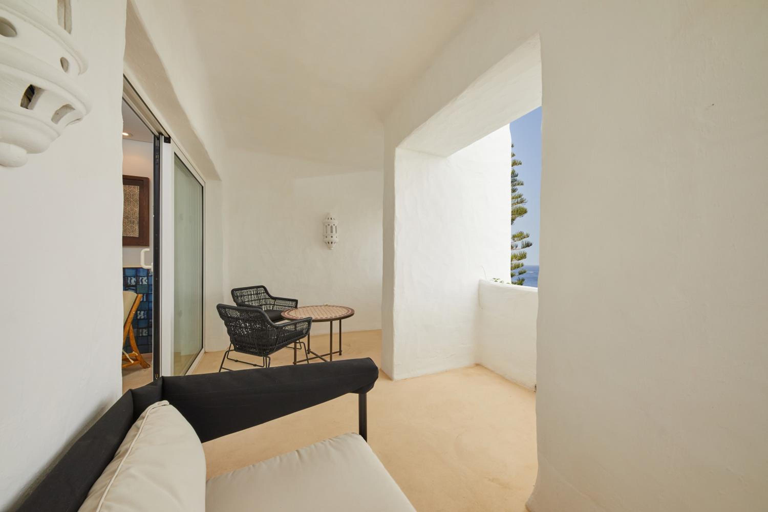 Preferred Club - Junior Suite with Ocean View  - Photo 4