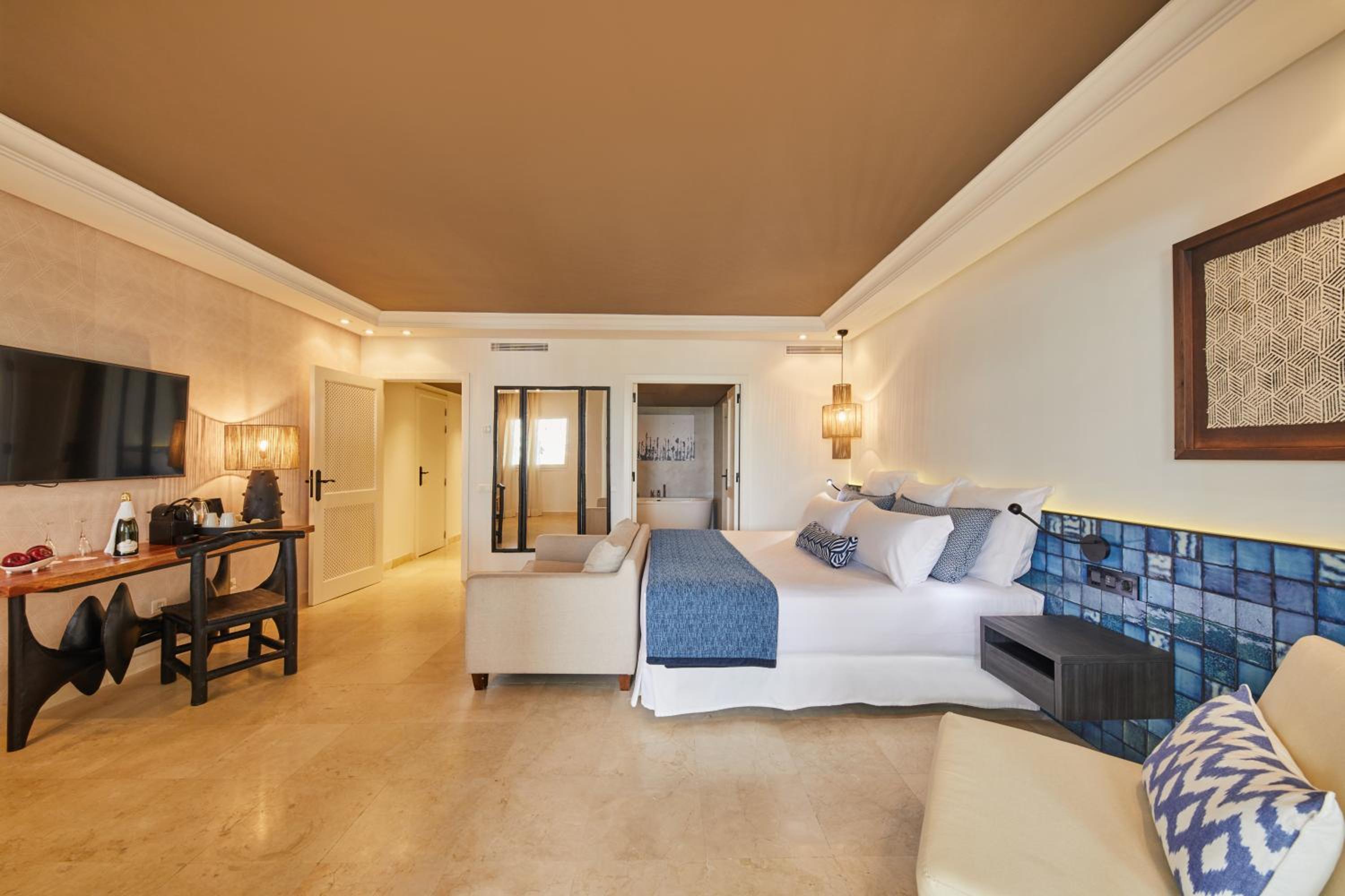 Preferred Club - Junior Suite with Ocean View  - Photo 5