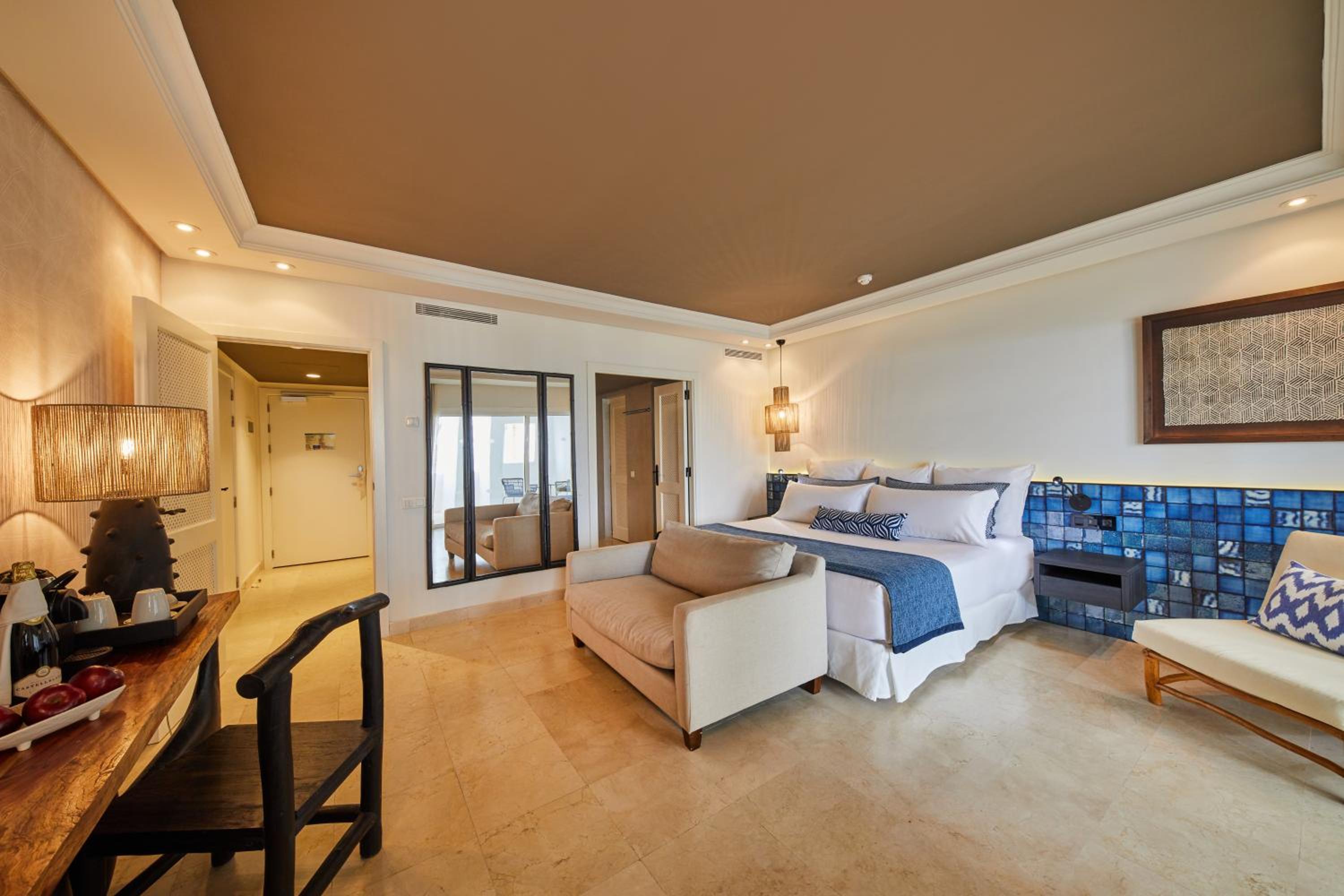 Preferred Club - Junior Suite with Ocean View  - Photo 3