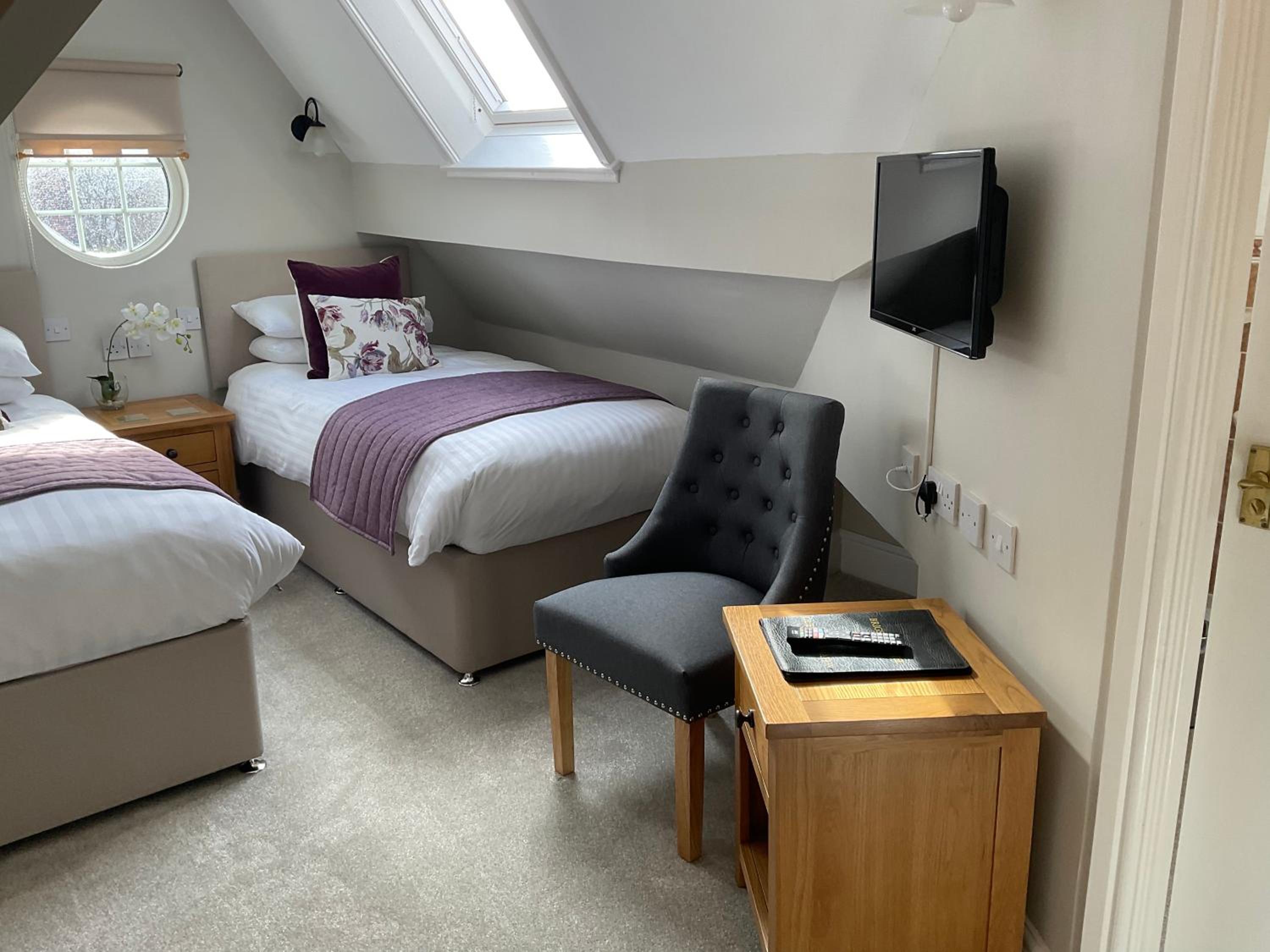 Twin Room - Second Floor photo 1