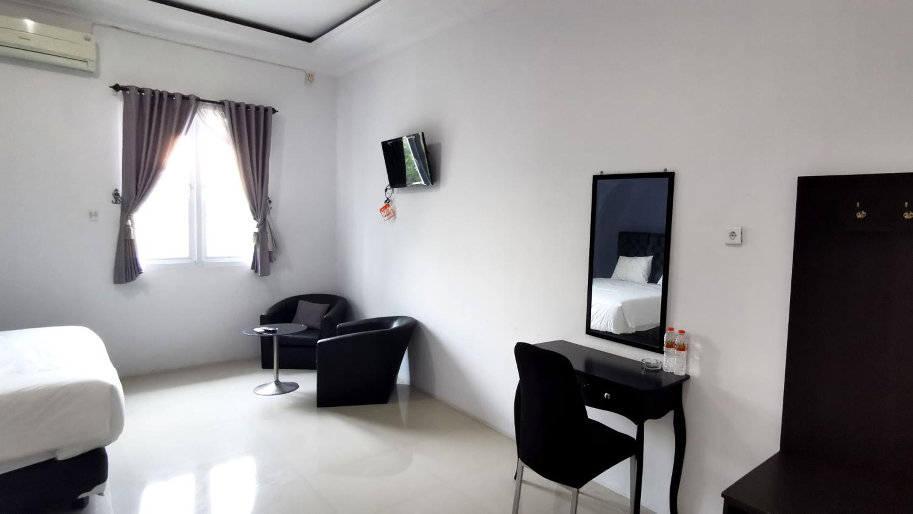 Single Room photo 2