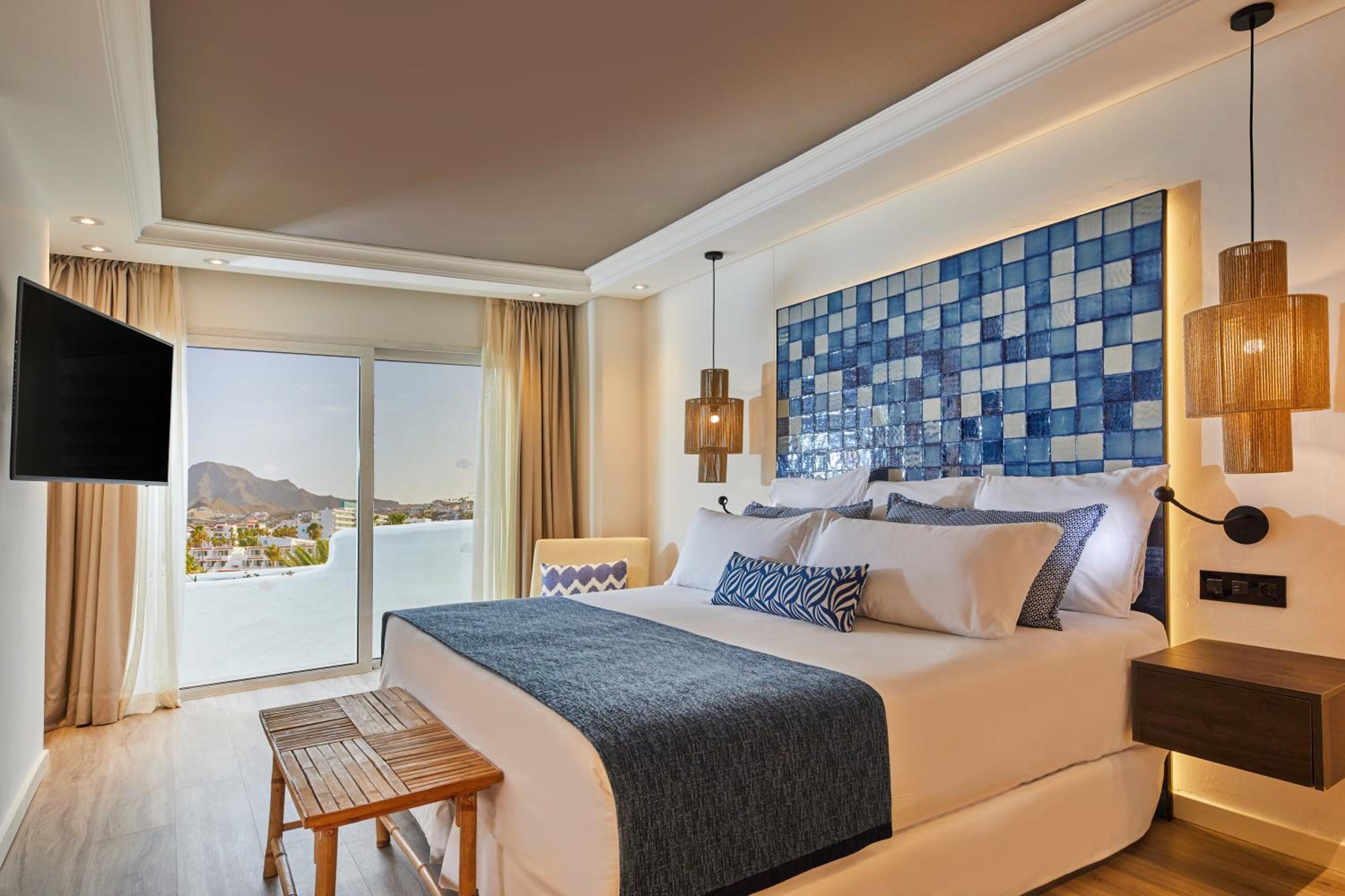 Preferred Club Suite - Photo 1