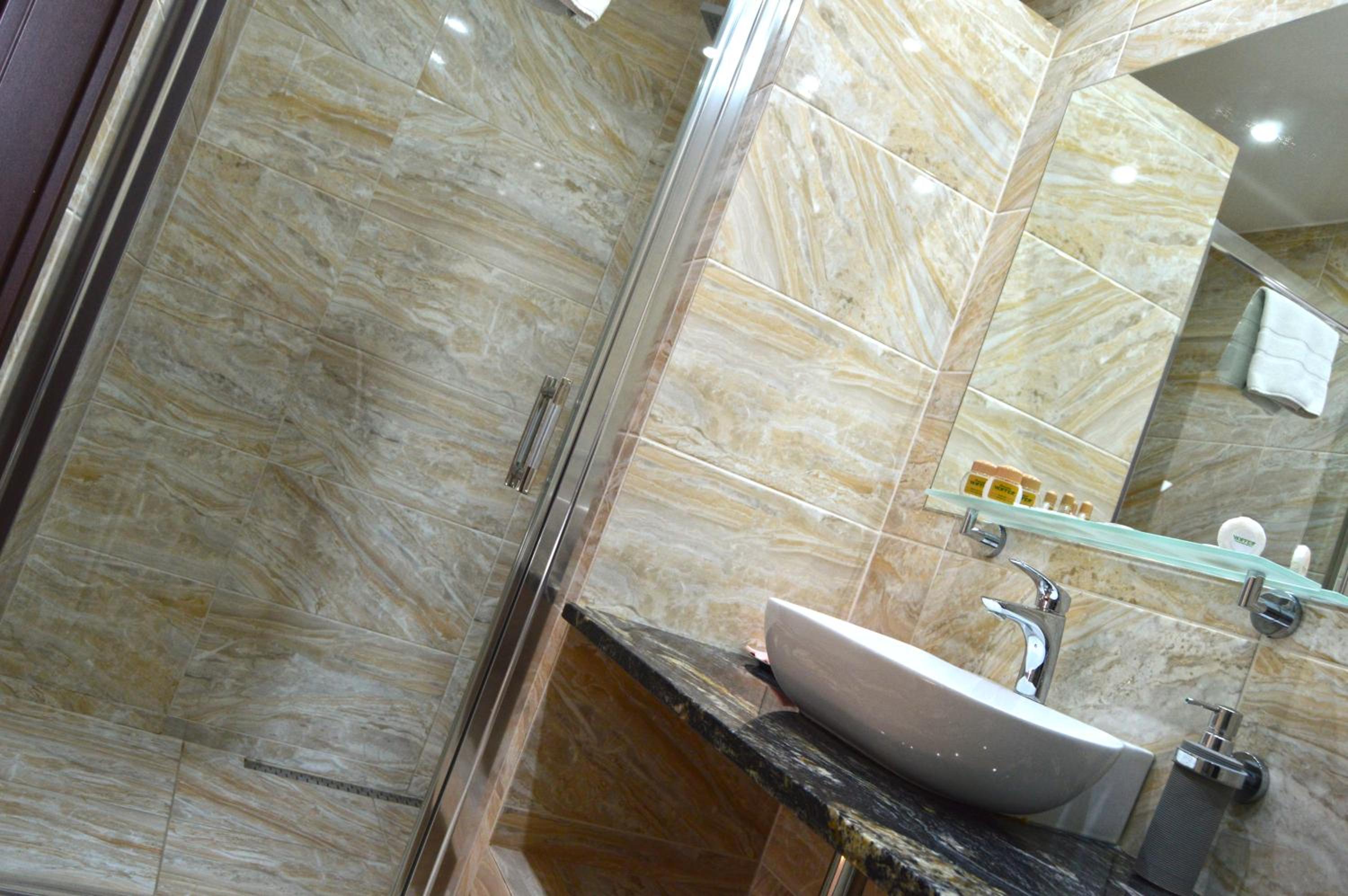 Double or Twin Room - Photo 3