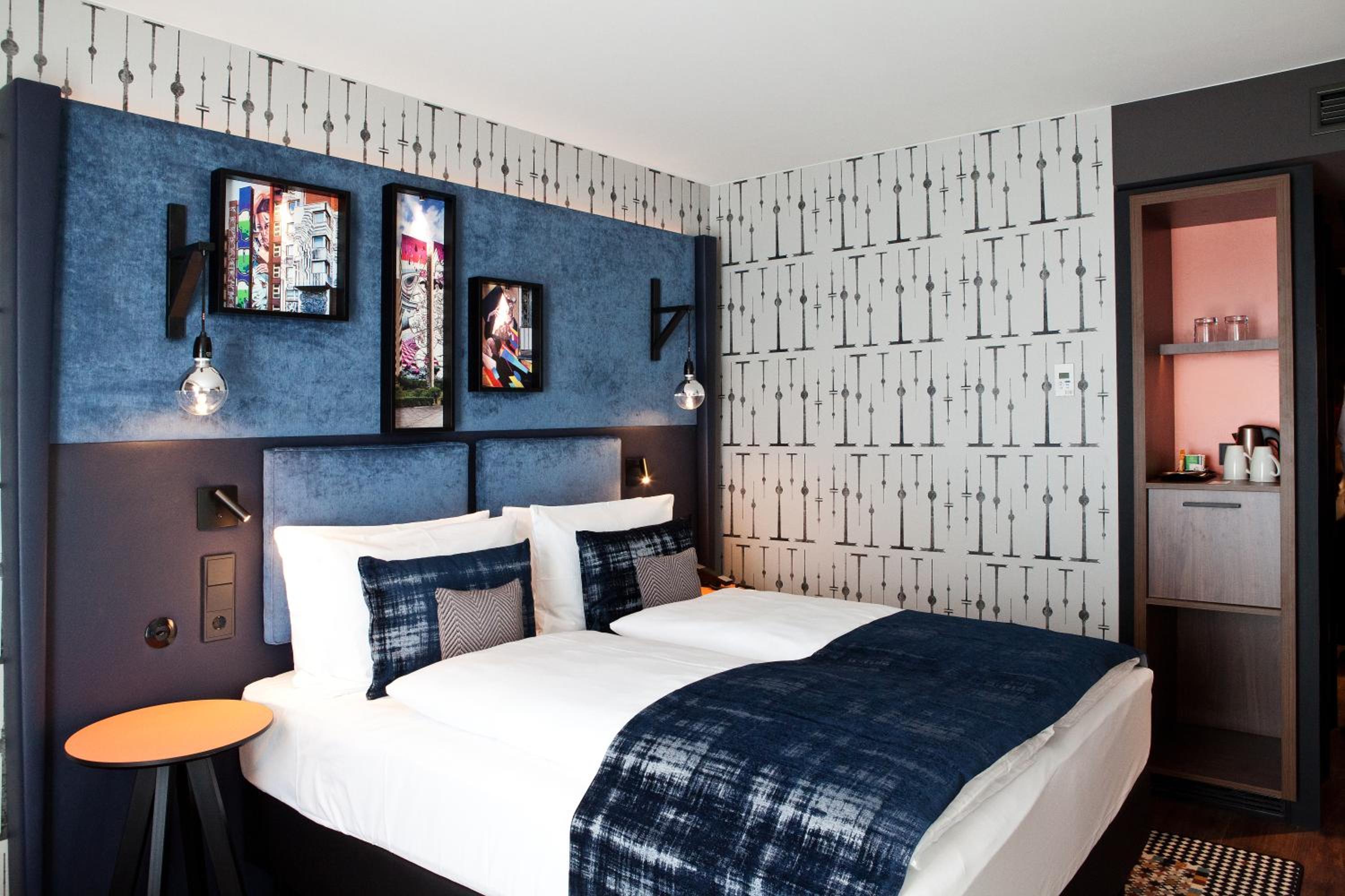 Standard Queen Room