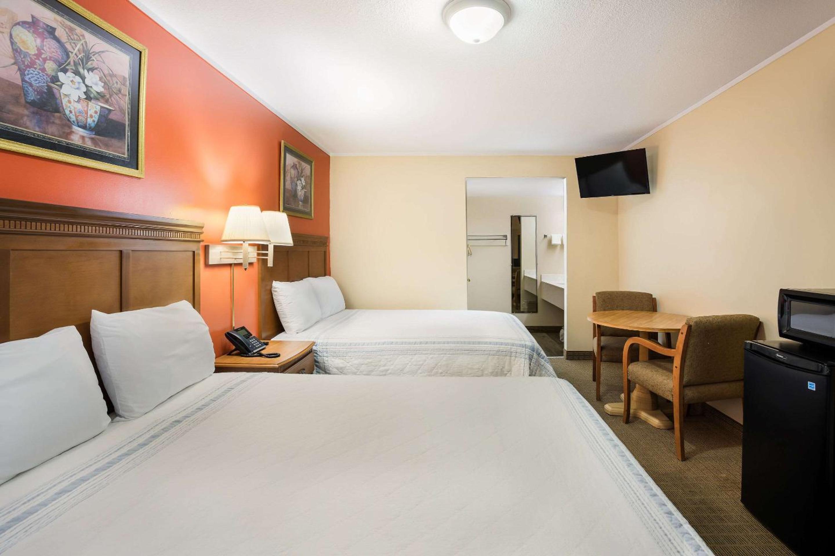 Standard Queen Room with Two Queen Beds - Non Smoking  - Photo 1