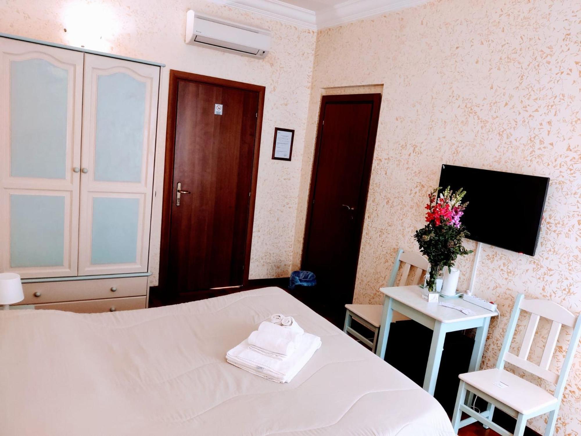 Double or Twin Room photo 3