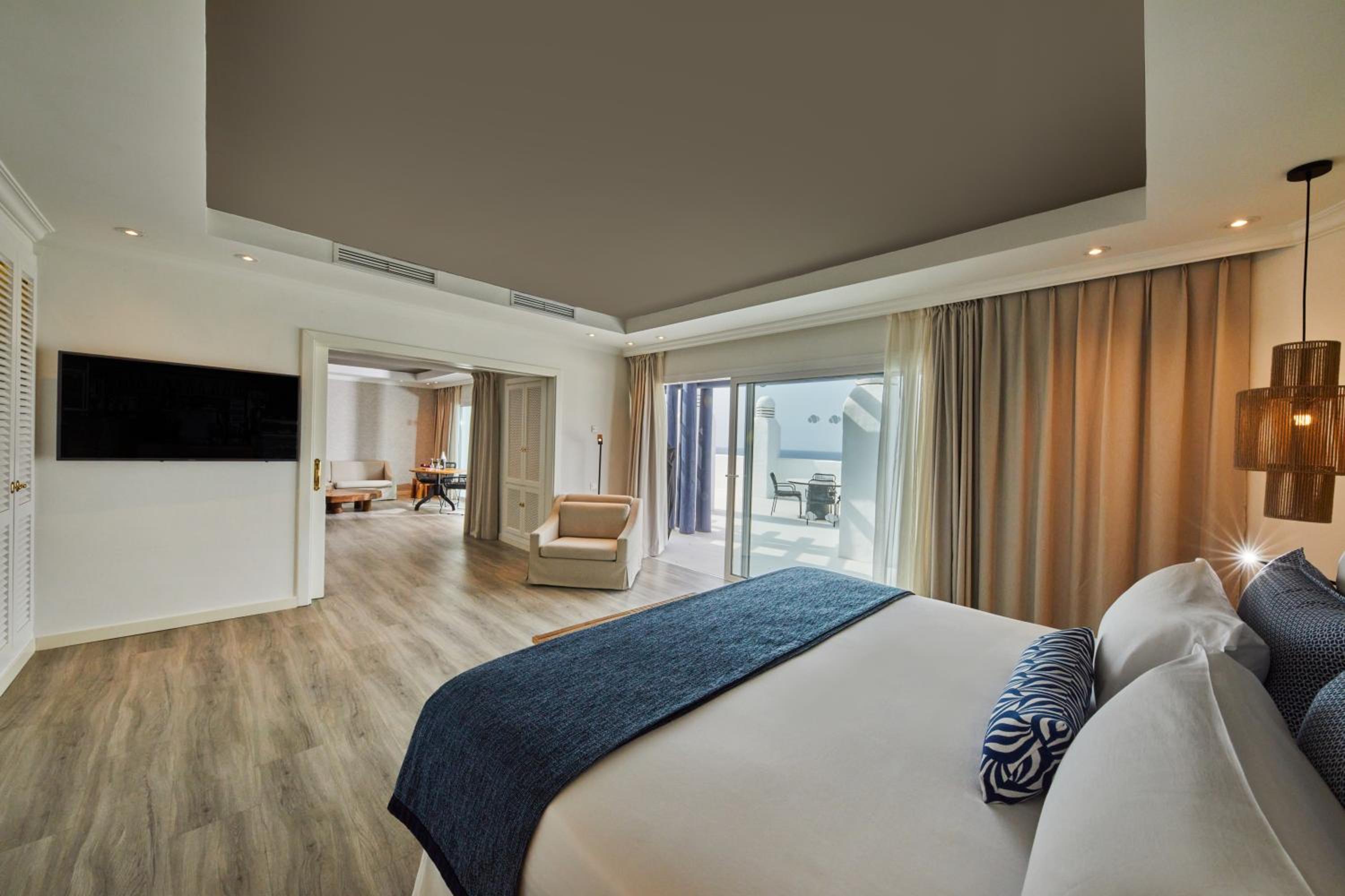 Preferred Club Suite with Ocean View - Photo 5