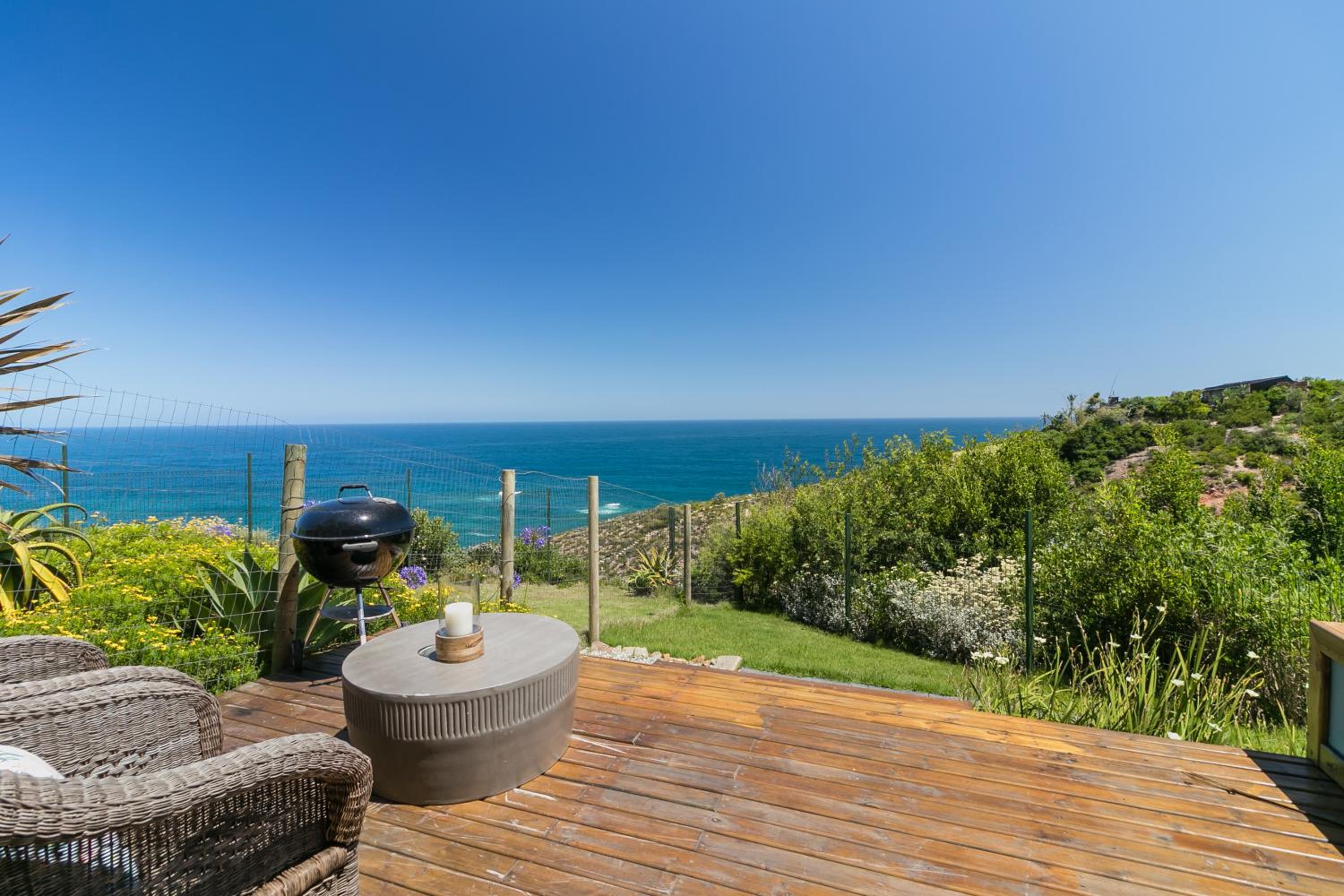 Deluxe Suite with Sea View - Photo 2