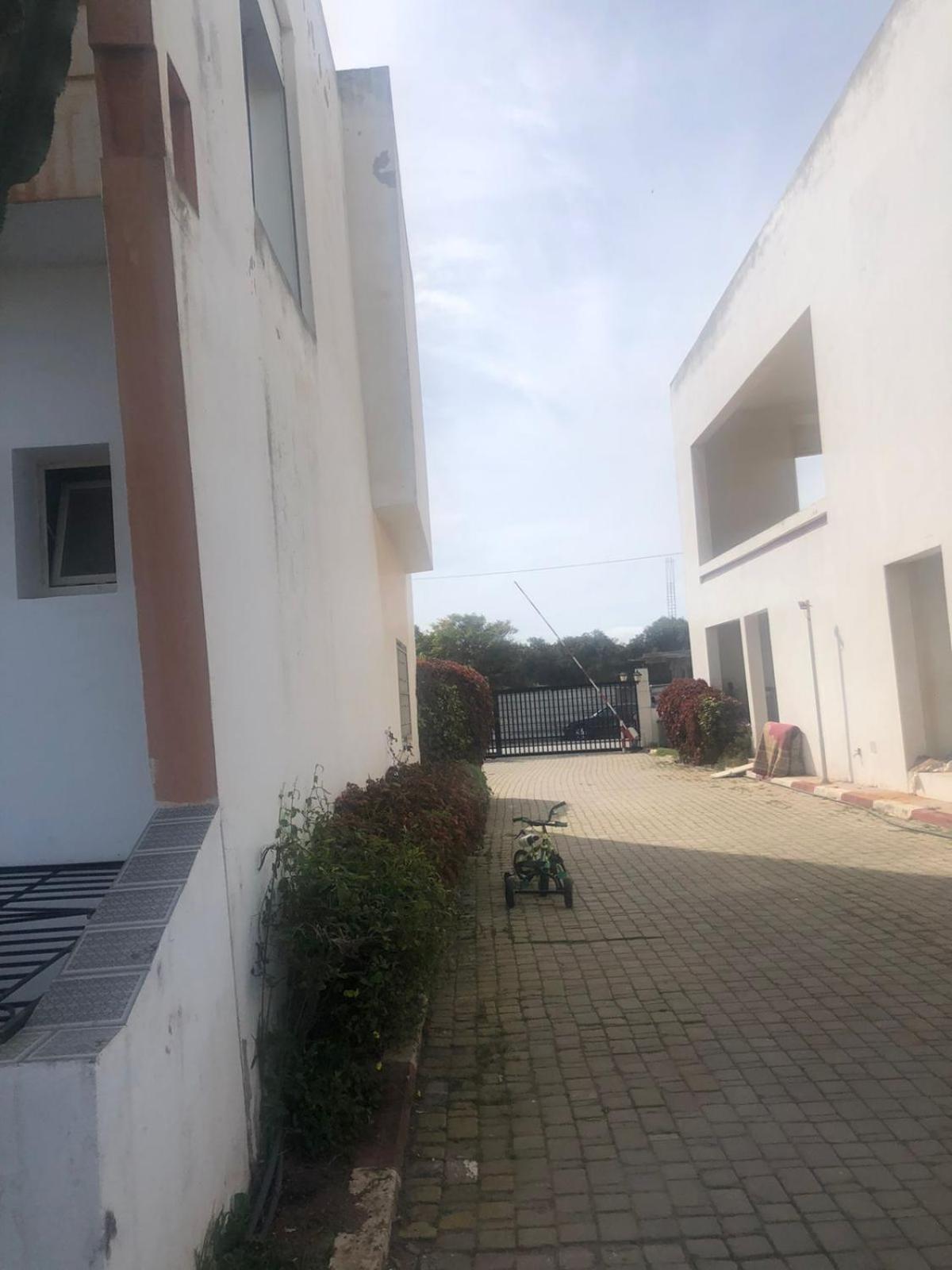 Three-Bedroom Villa - Photo 4