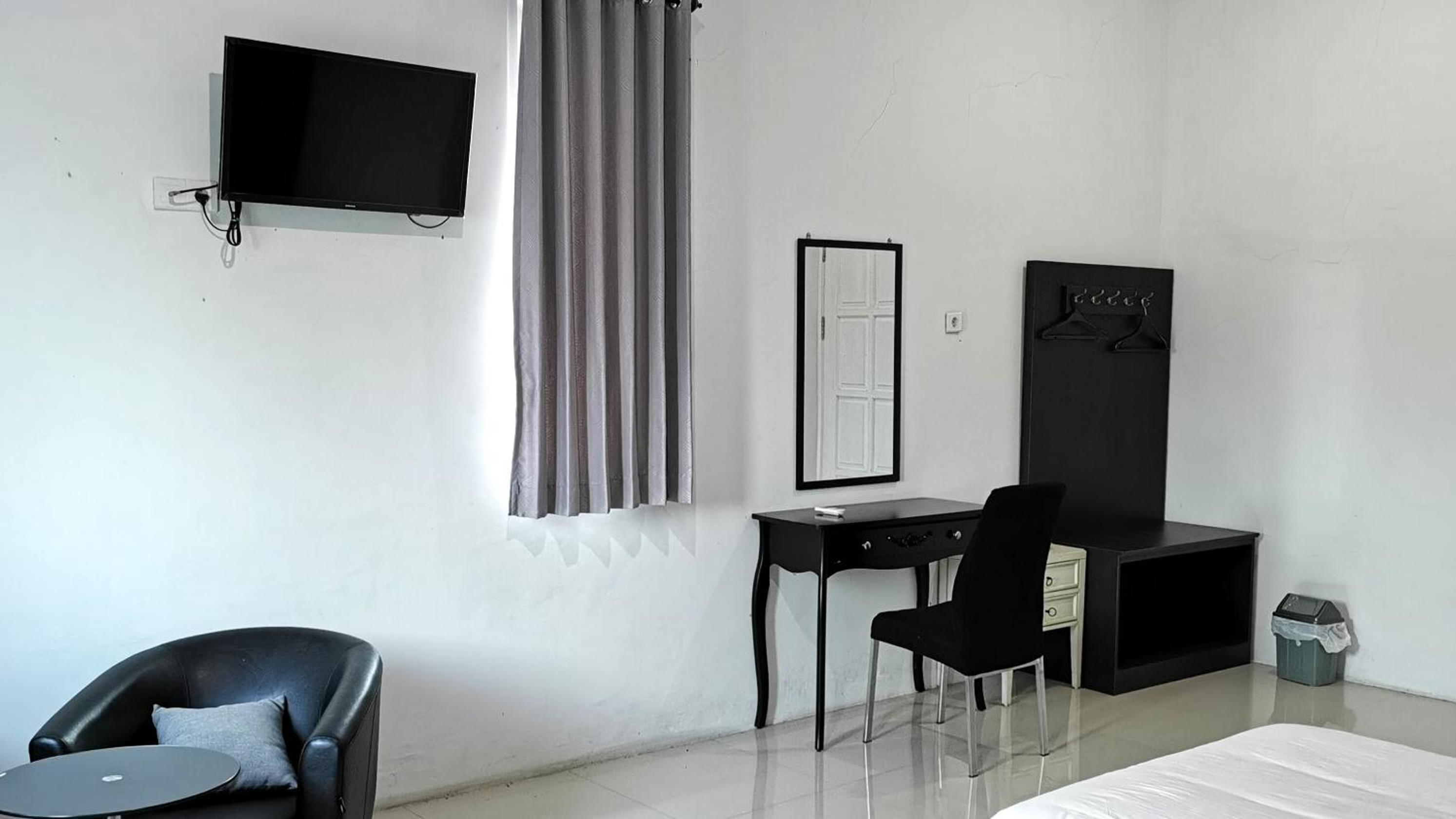 Large Twin Room photo 2