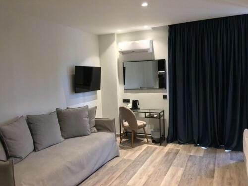 Deluxe Room with City View