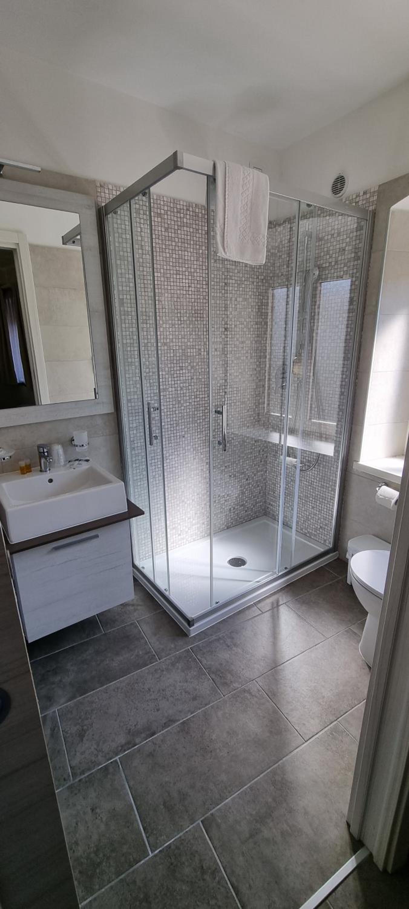 Budget Double or Twin Room photo 2